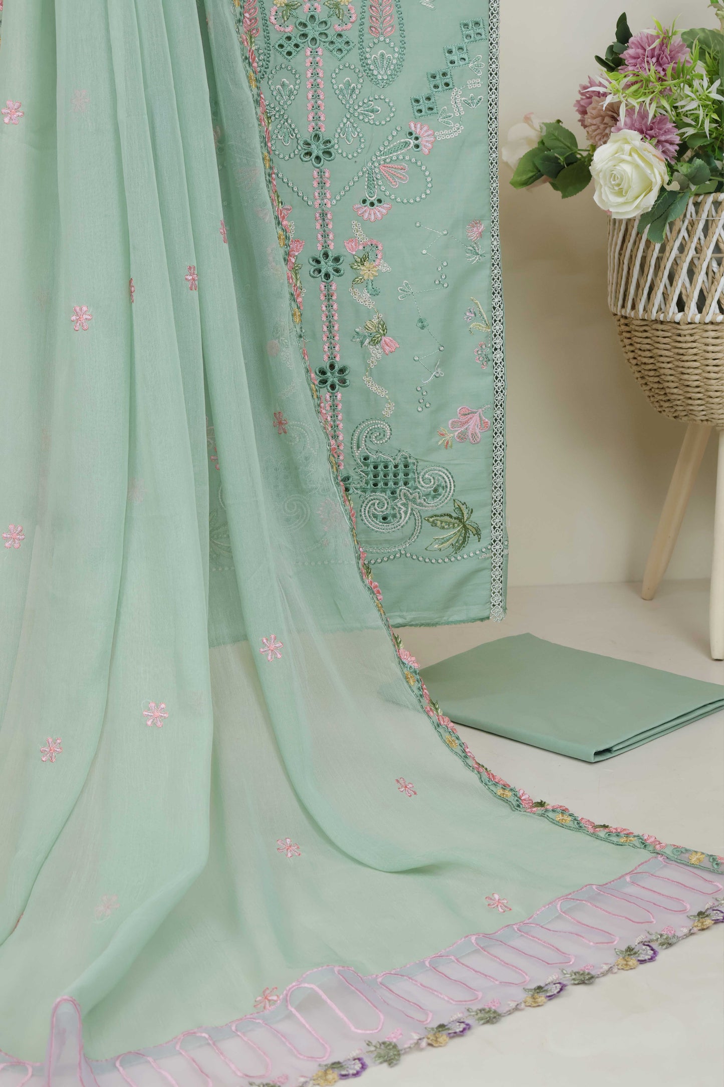 Luxury Lawn Embroidered Suit ELHA42