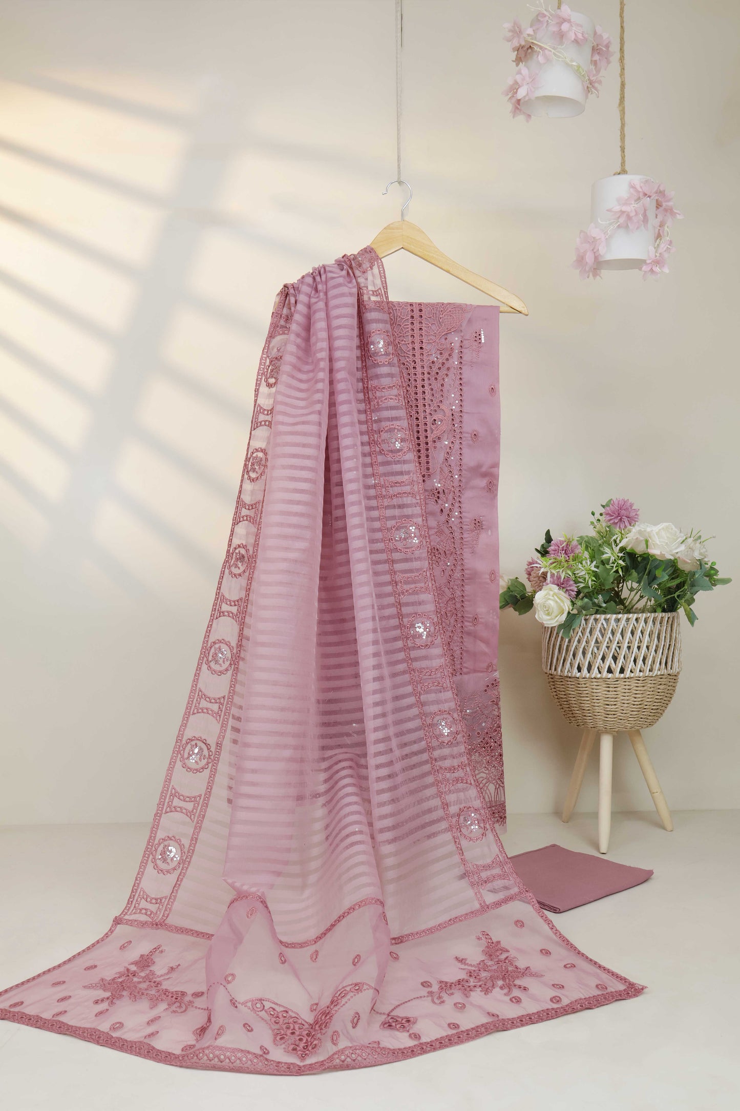 Luxury Lawn Embroidered Suit ELHA18