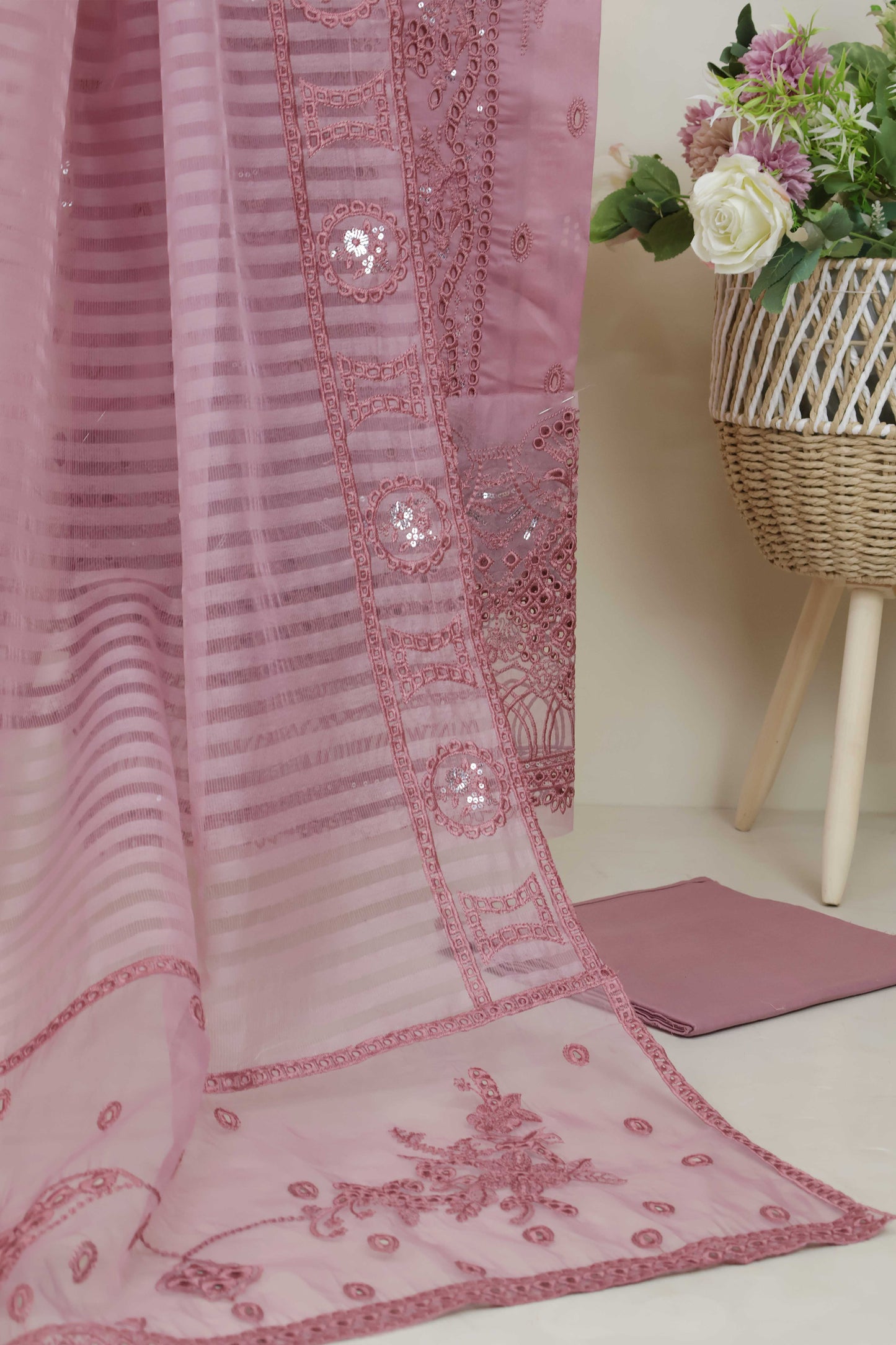 Luxury Lawn Embroidered Suit ELHA18