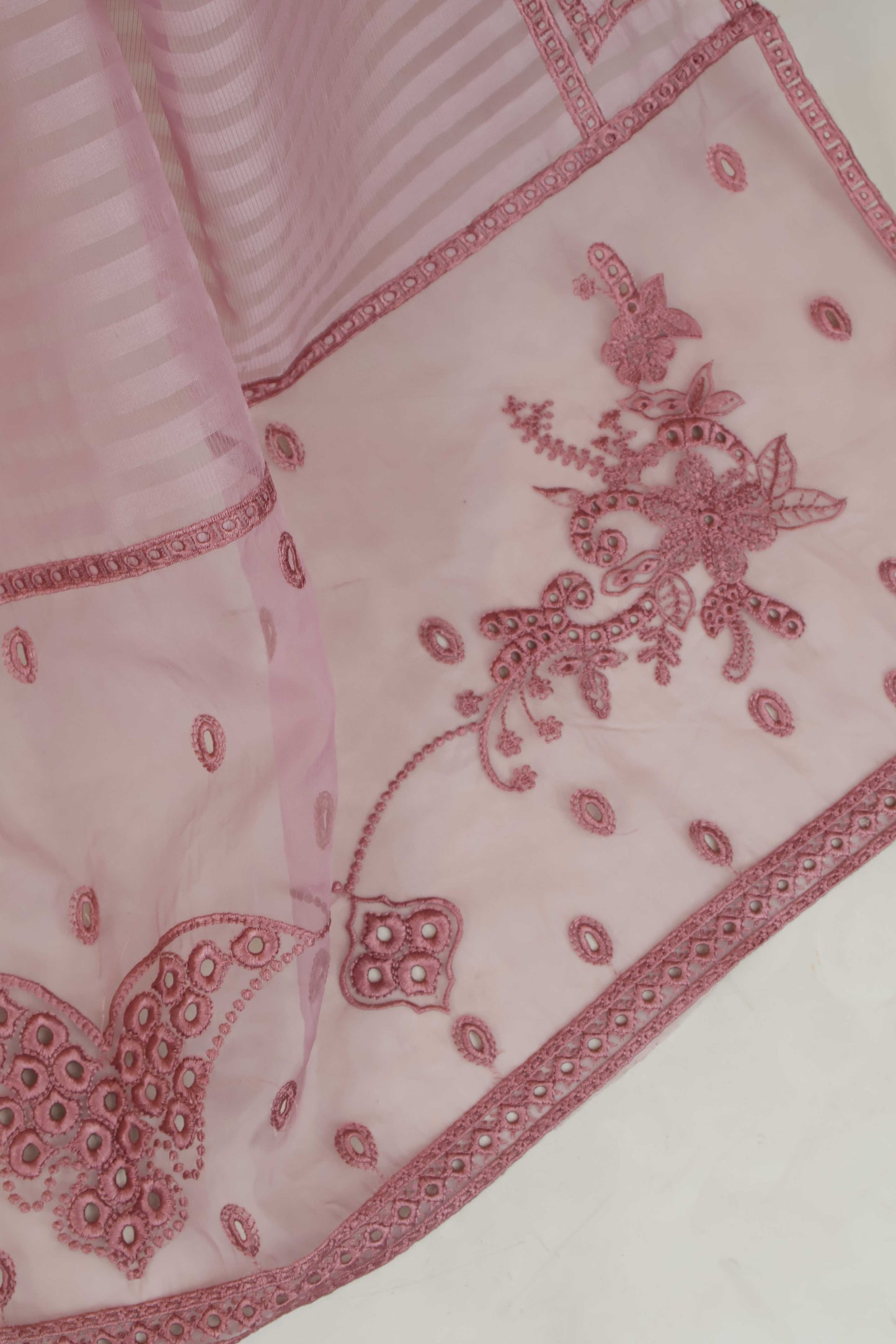 Luxury Lawn Embroidered Suit ELHA18