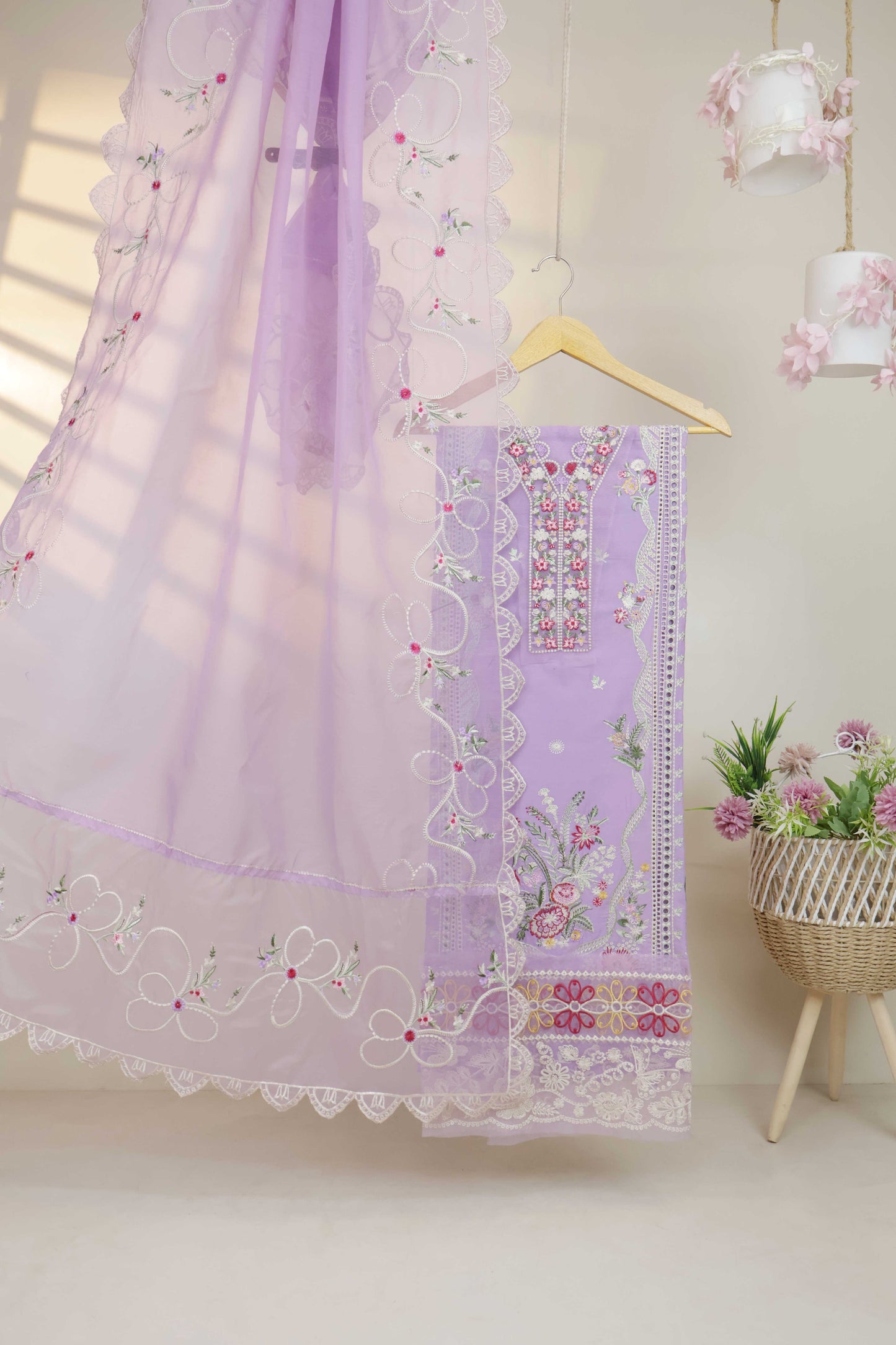 Luxury Lawn Embroidered suit ELHA48