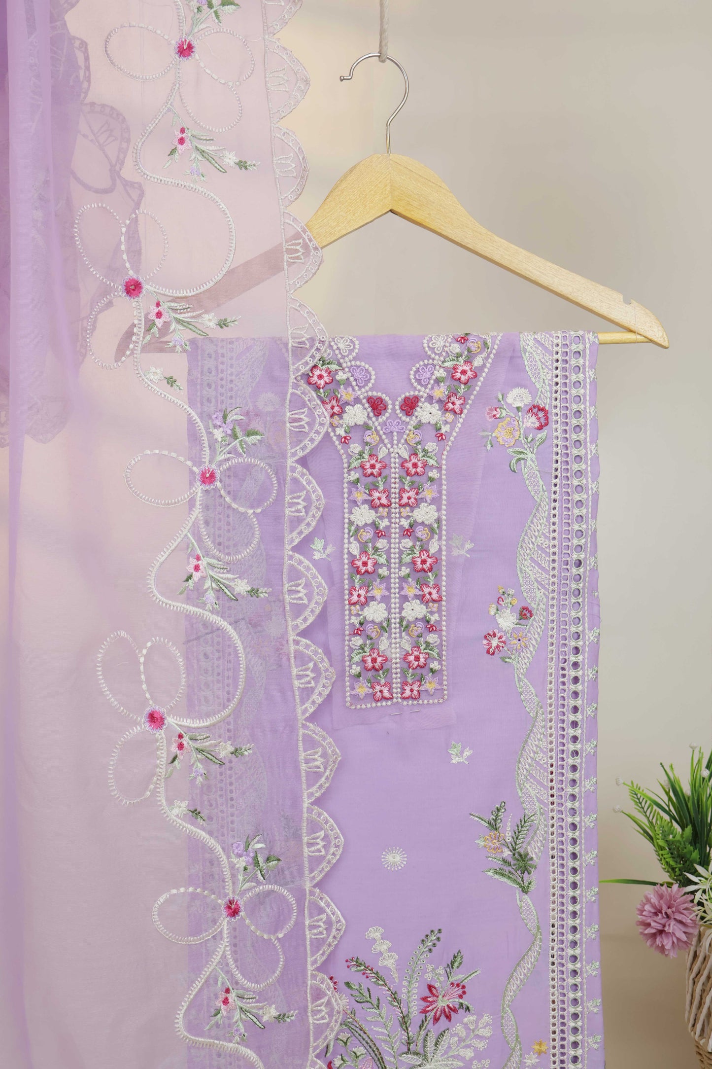 Luxury Lawn Embroidered suit ELHA48