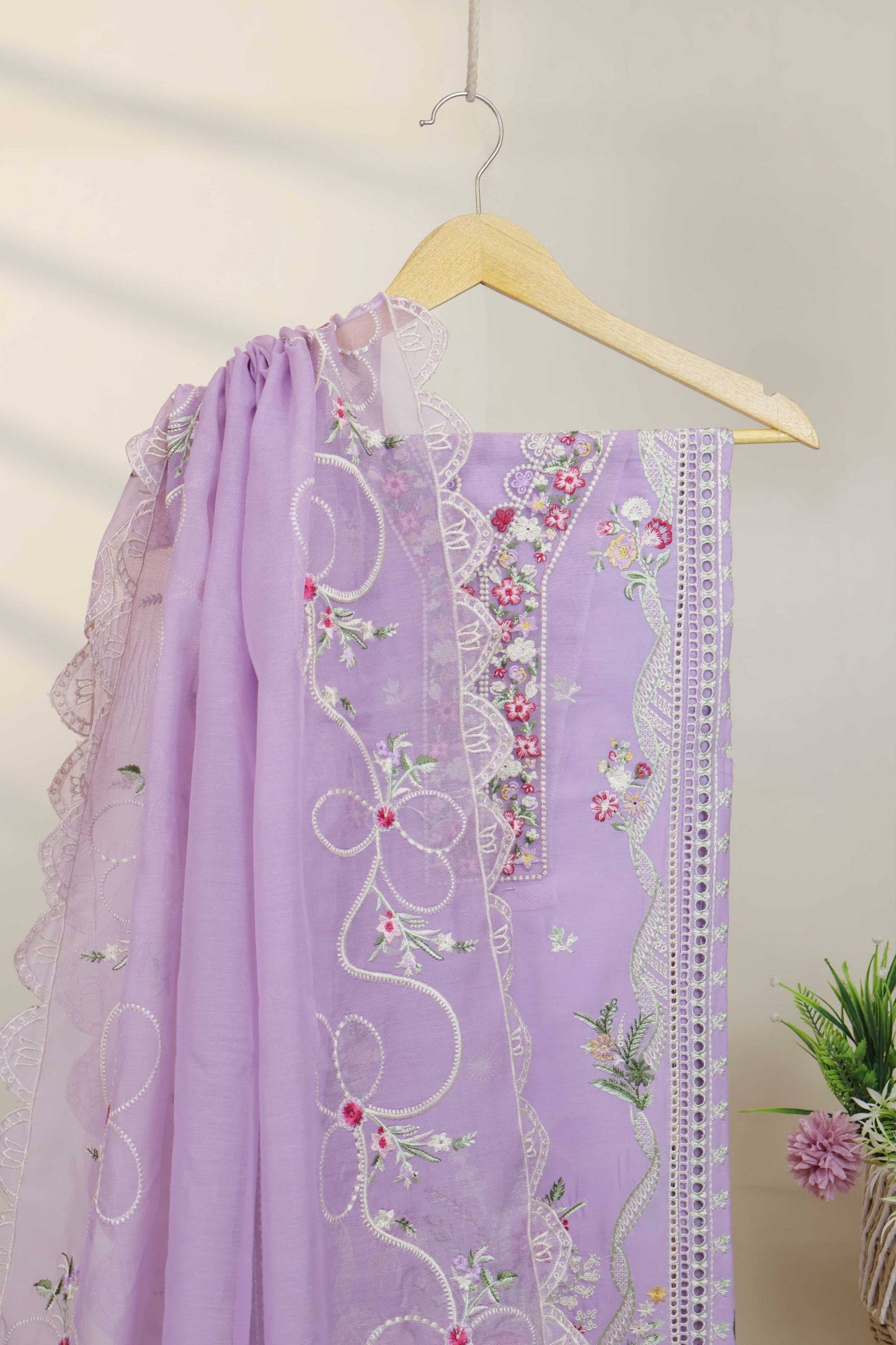 Luxury Lawn Embroidered suit ELHA48