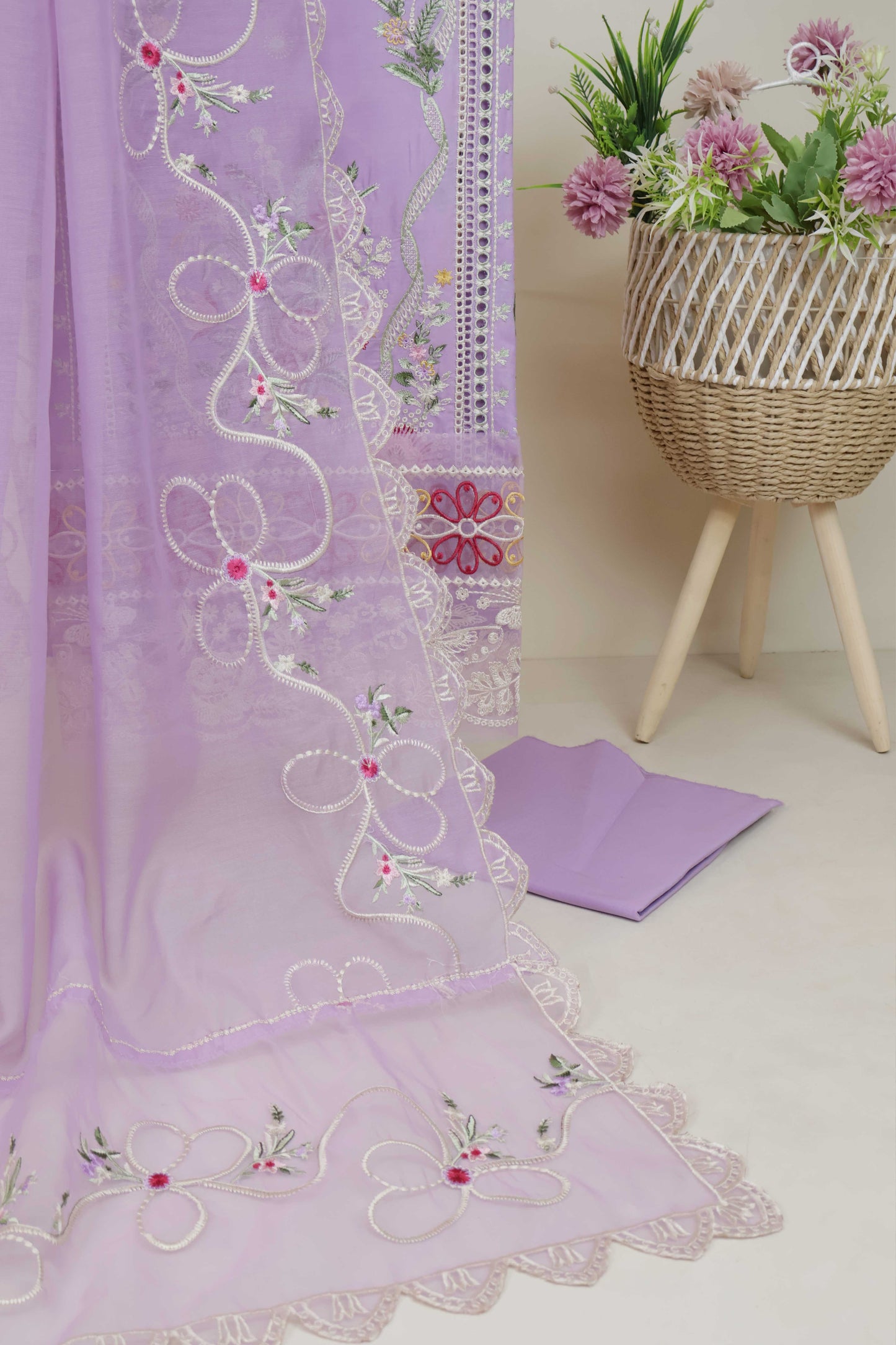 Luxury Lawn Embroidered suit ELHA48