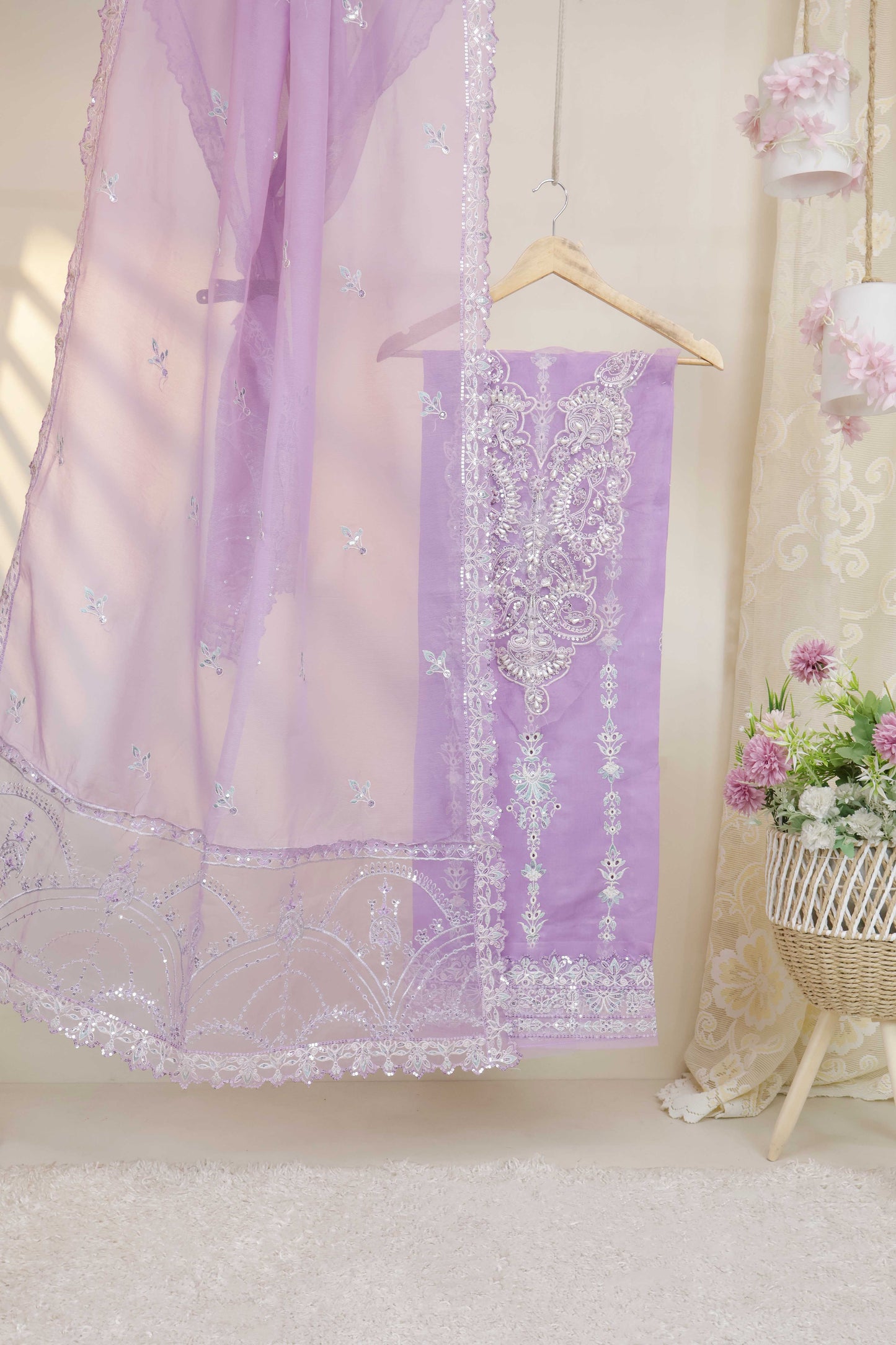 Luxury Lawn Embroidered Suit ELHA02