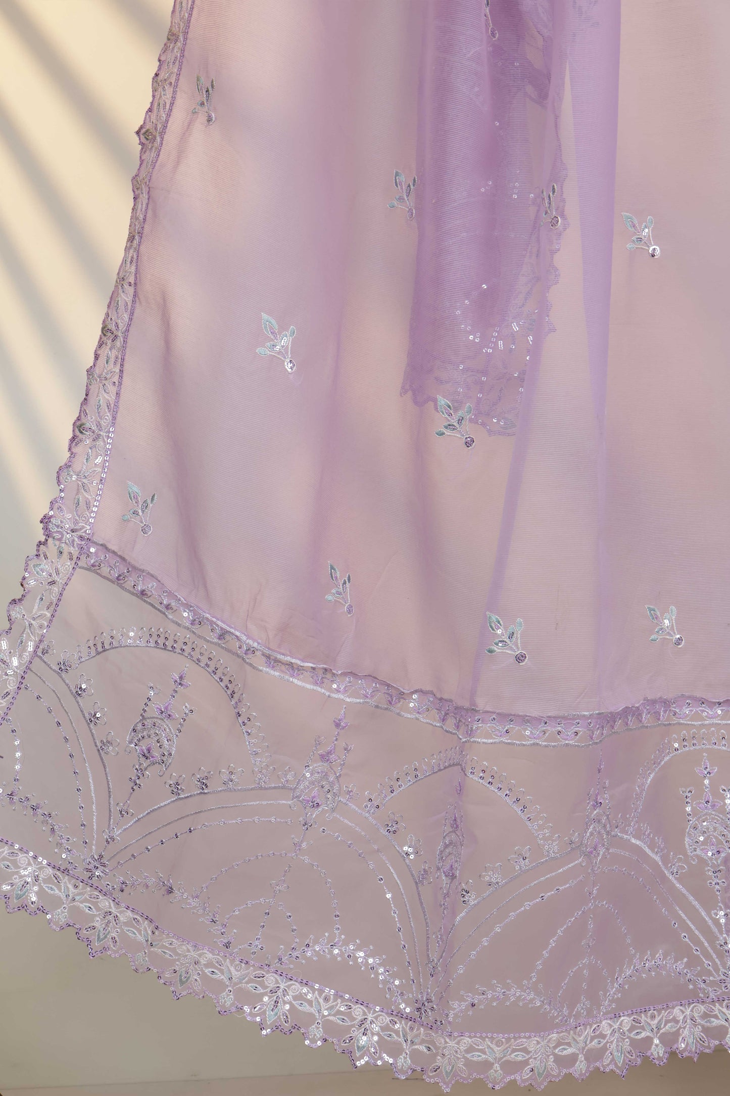 Luxury Lawn Embroidered Suit ELHA02