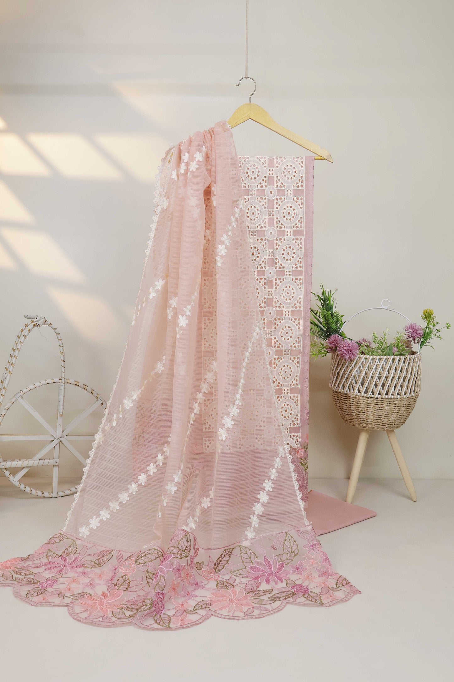 Luxury Lawn Embroidered Suit ELHA52