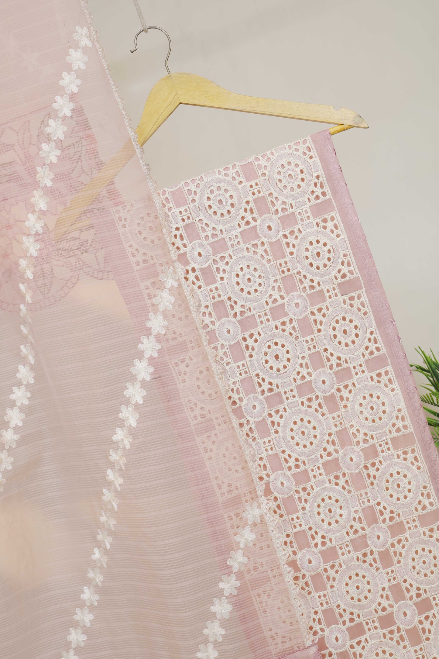 Luxury Lawn Embroidered Suit ELHA52