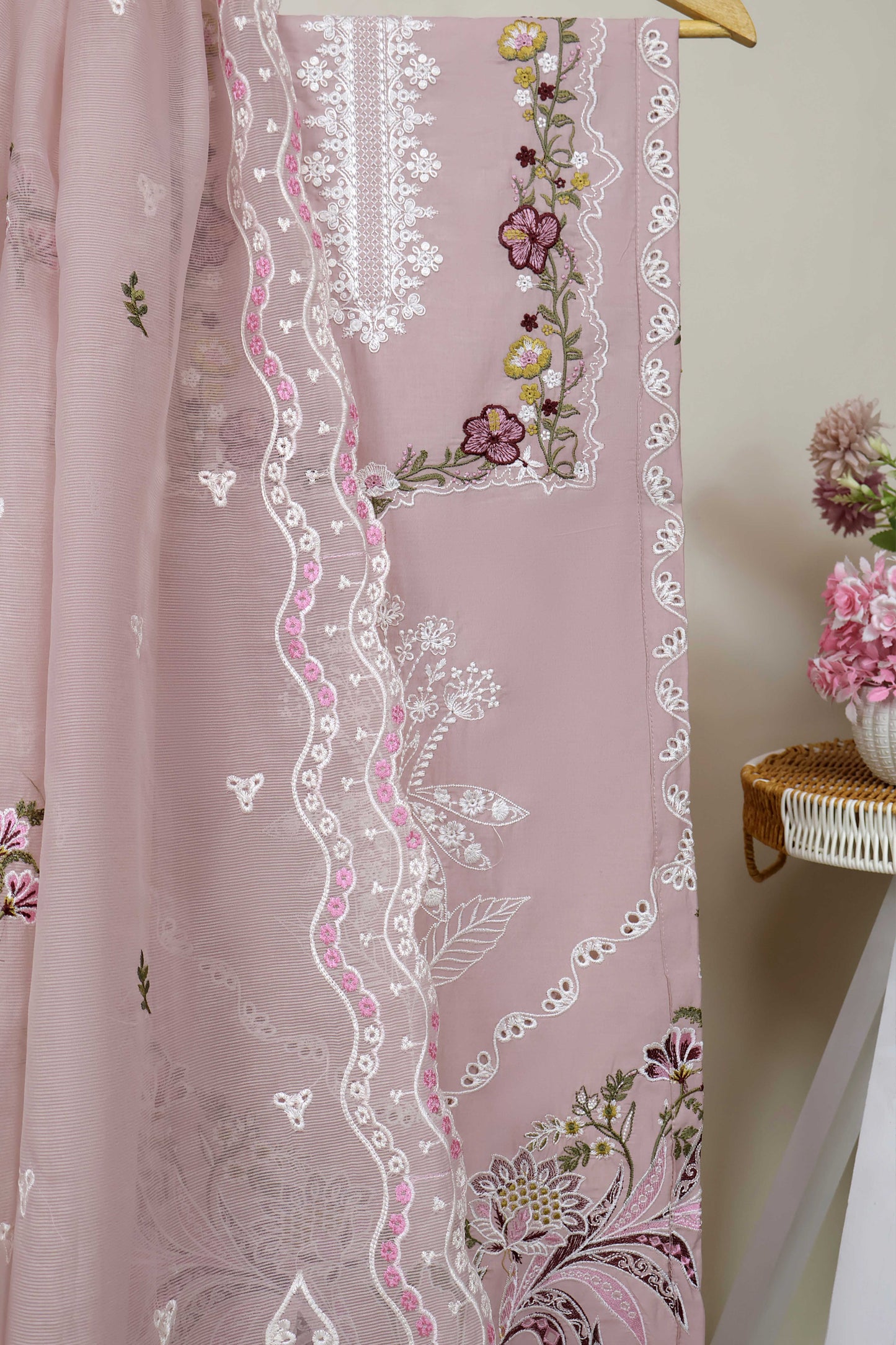 Luxury Lawn Embroidered Suit ELHA54