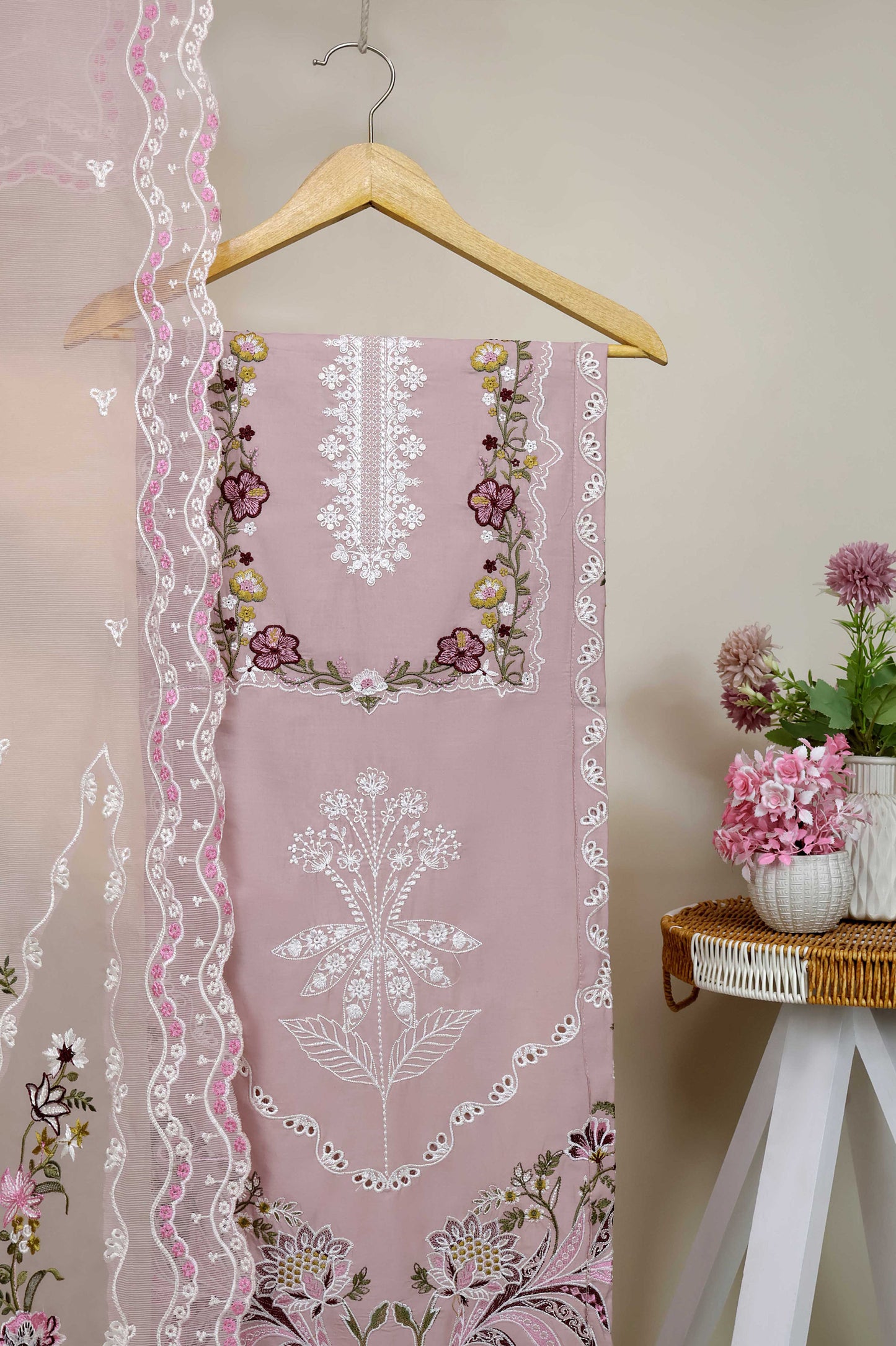 Luxury Lawn Embroidered Suit ELHA54