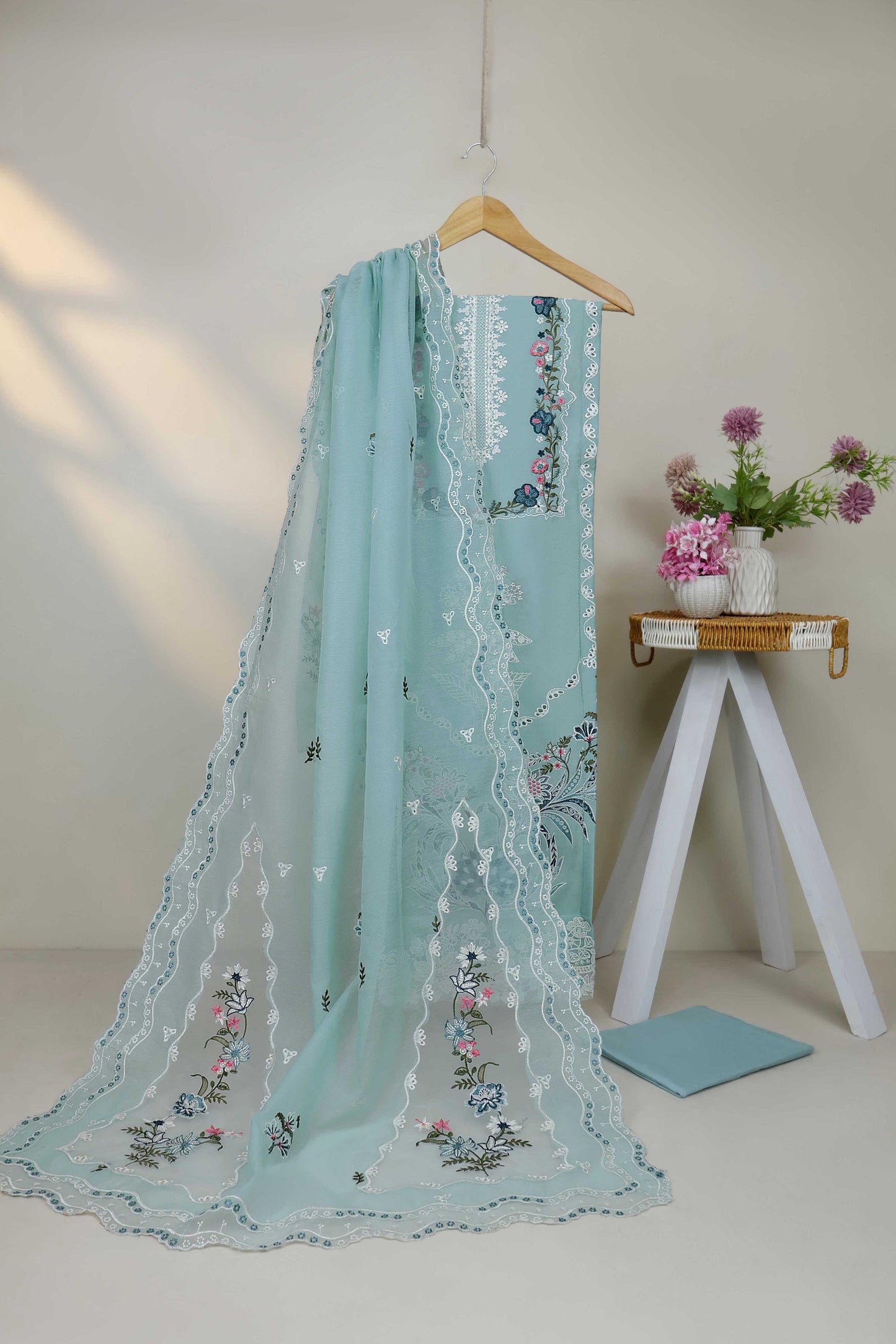 Luxury Lawn Embroidered Suit ELHA55
