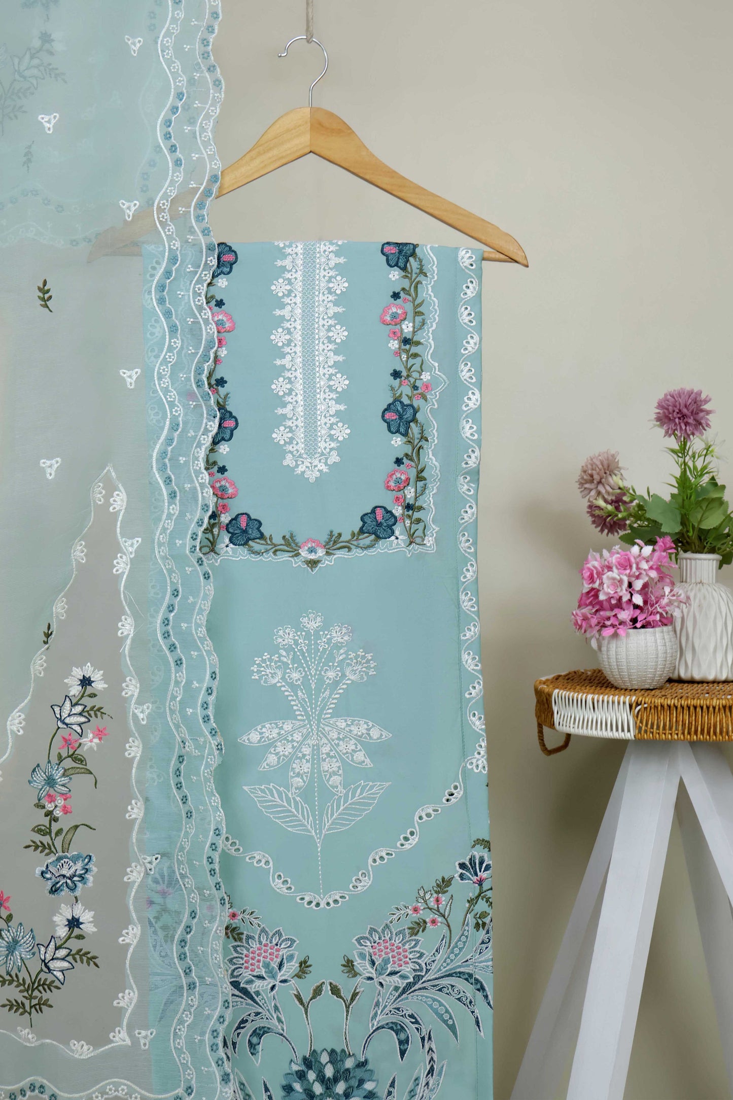 Luxury Lawn Embroidered Suit ELHA55