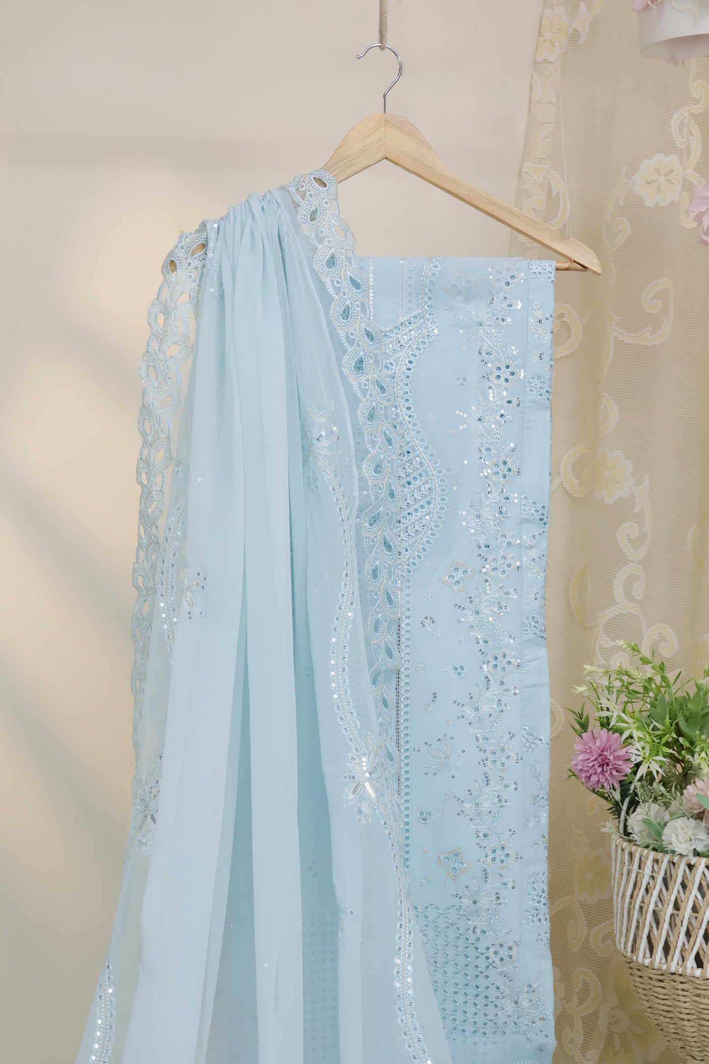 Luxury Lawn Embroidered Suit ELHA15