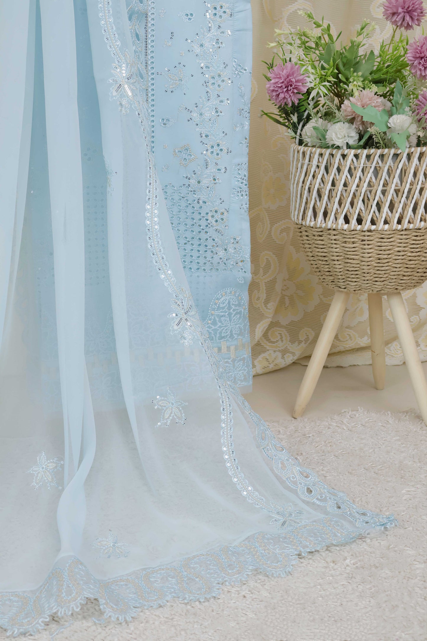 Luxury Lawn Embroidered Suit ELHA15