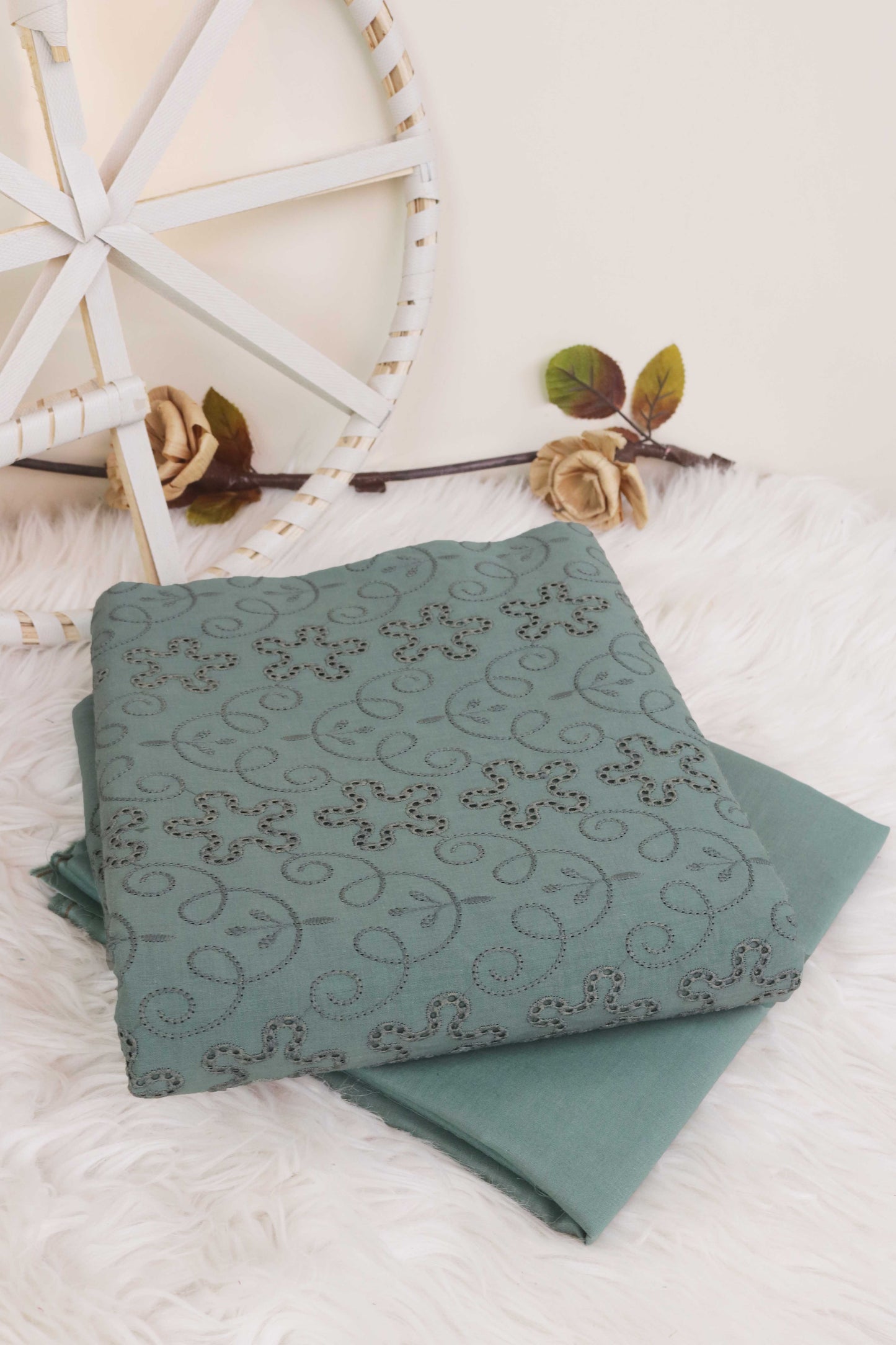 2Piece – Embroidered Lawn H25L2P118