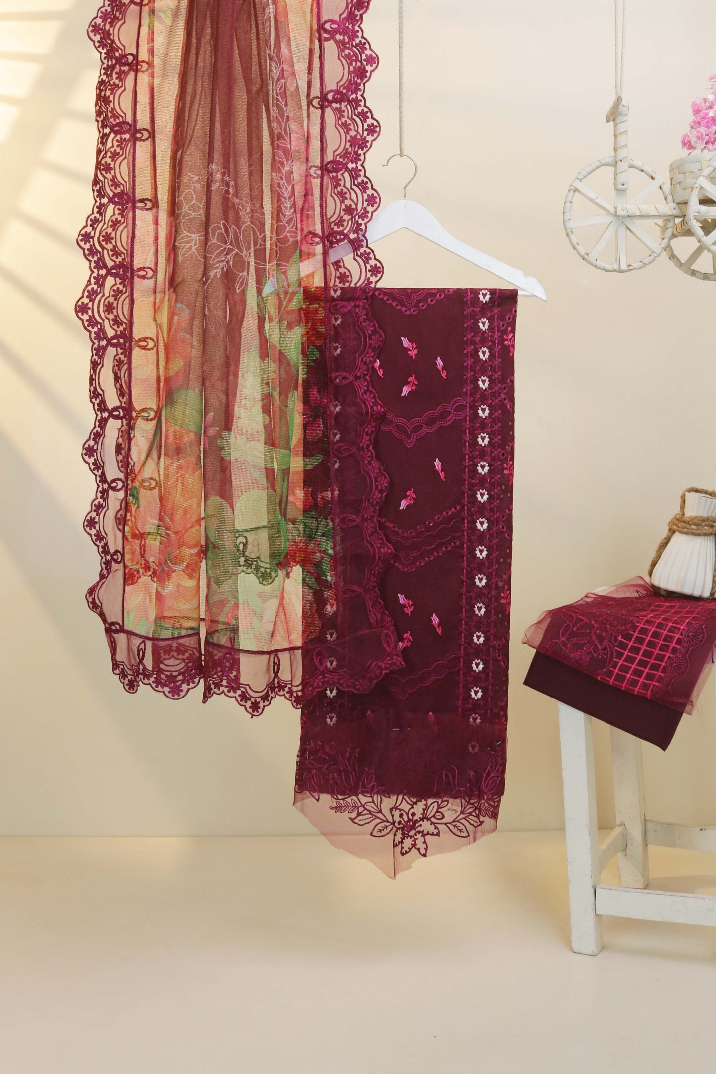 Luxury Lawn Embroidered suit H25SELHA13