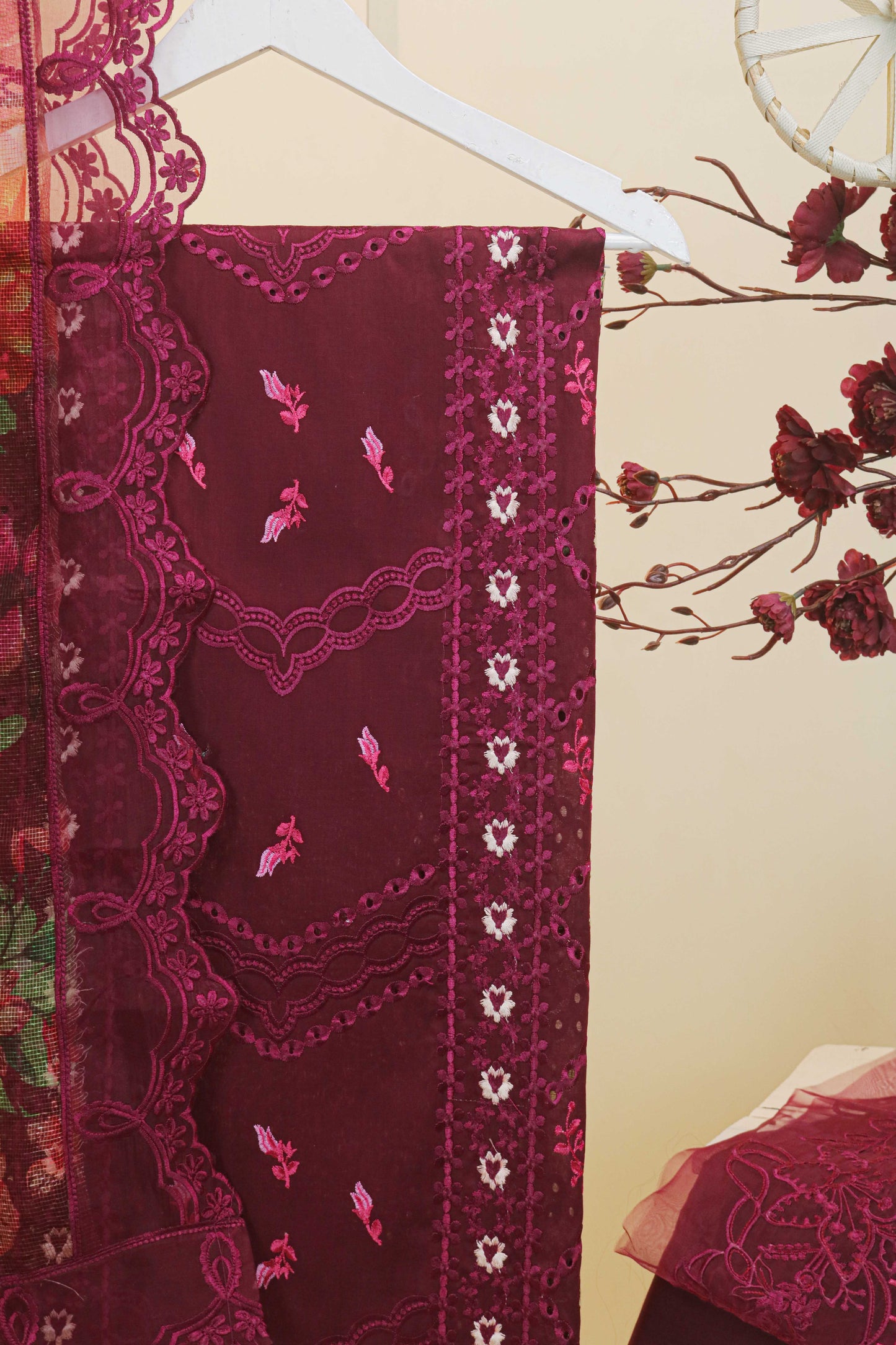 Luxury Lawn Embroidered suit H25SELHA13