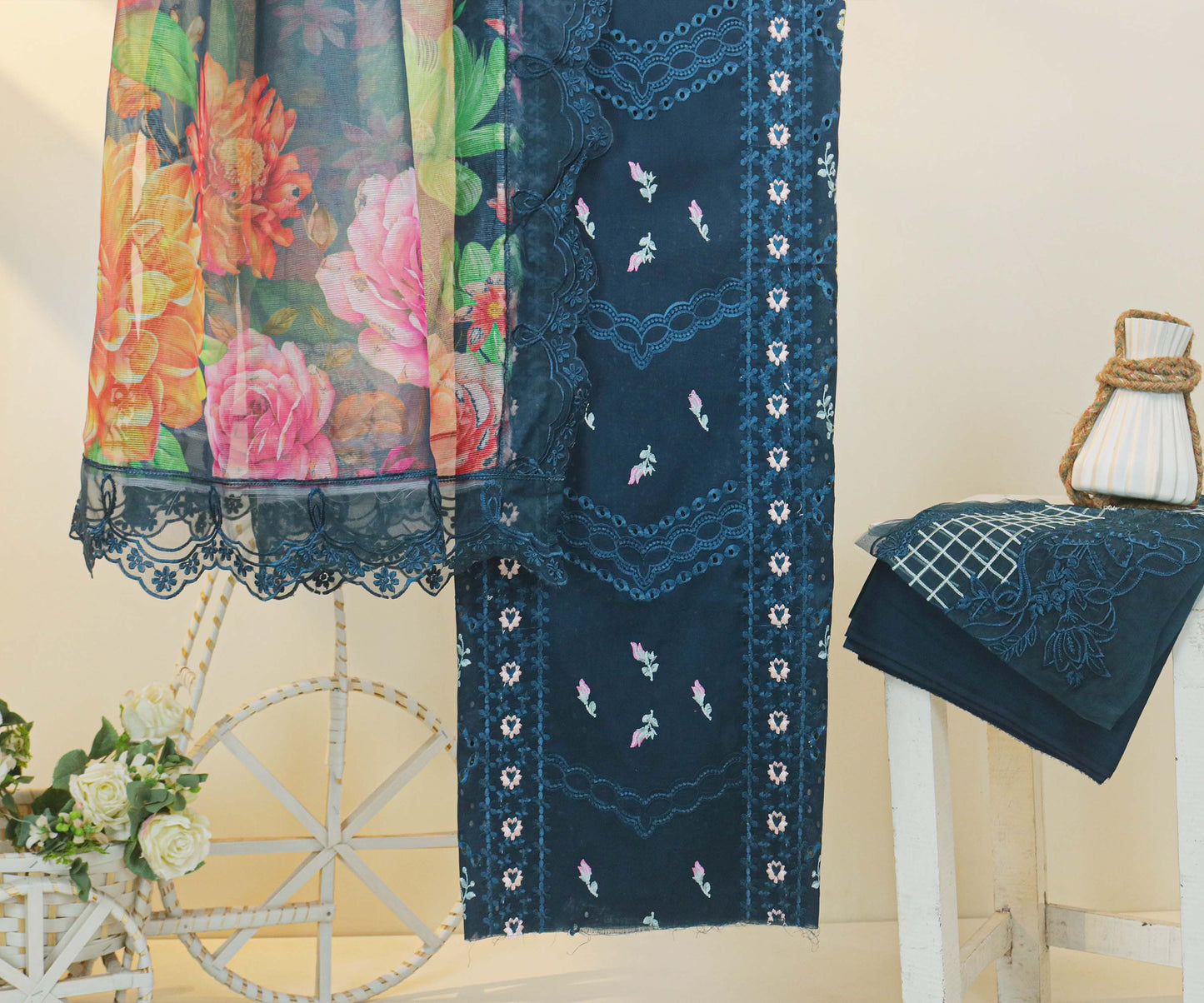 Luxury Lawn Embroidered suit H25SELHA14