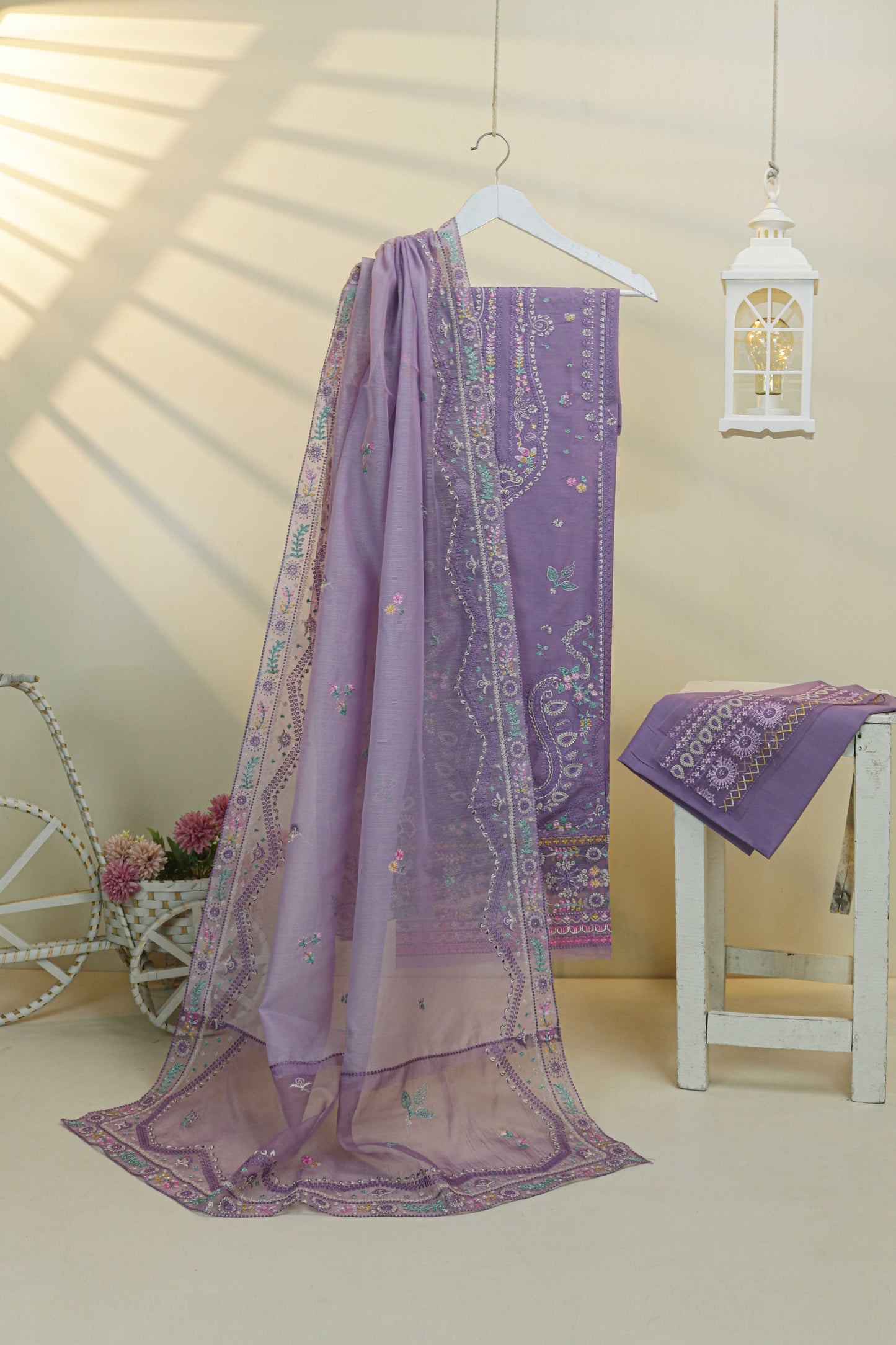 Luxury Lawn Embroidered suit H25SELHA45