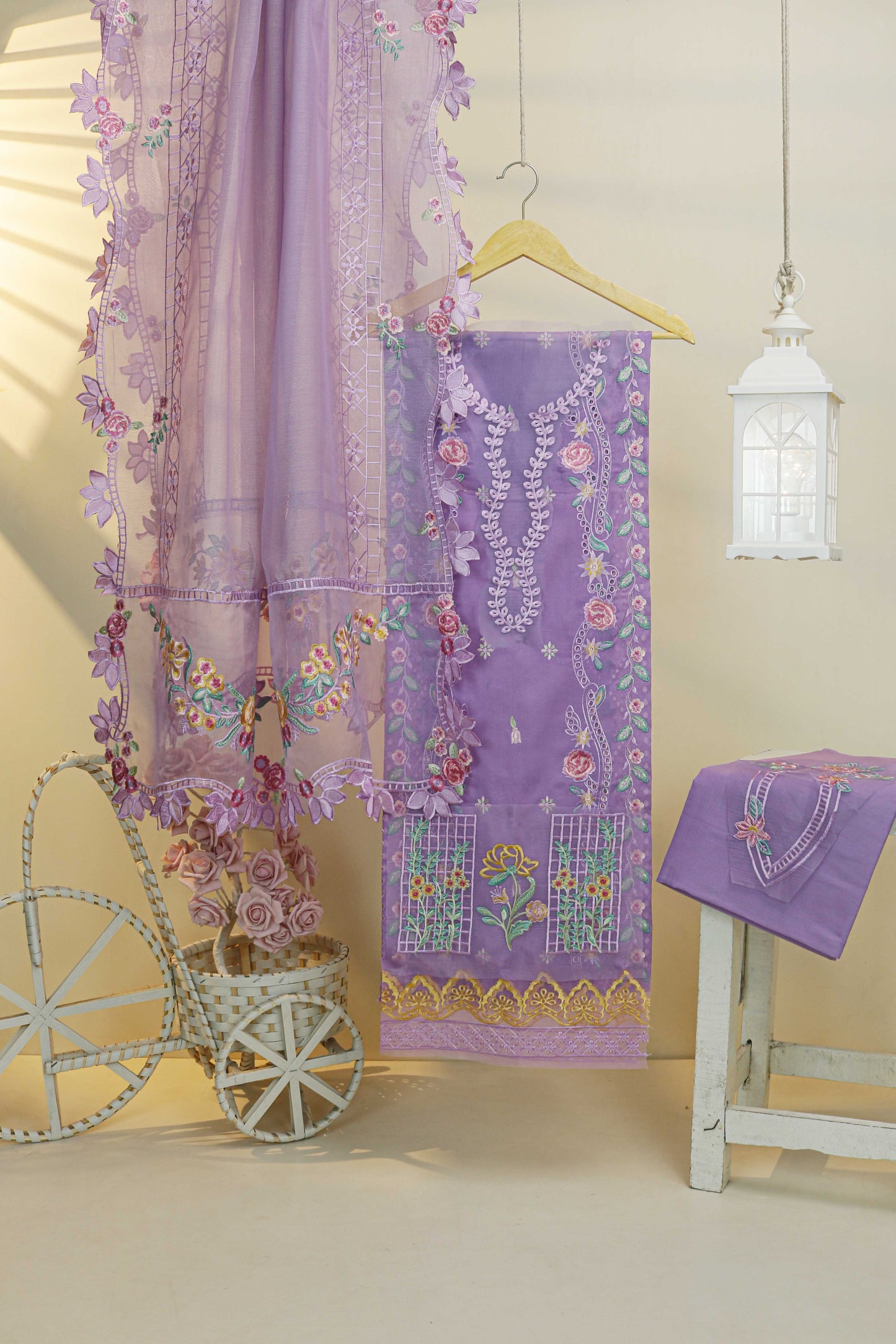 Luxury Lawn Embroidered suit H25SELHA44