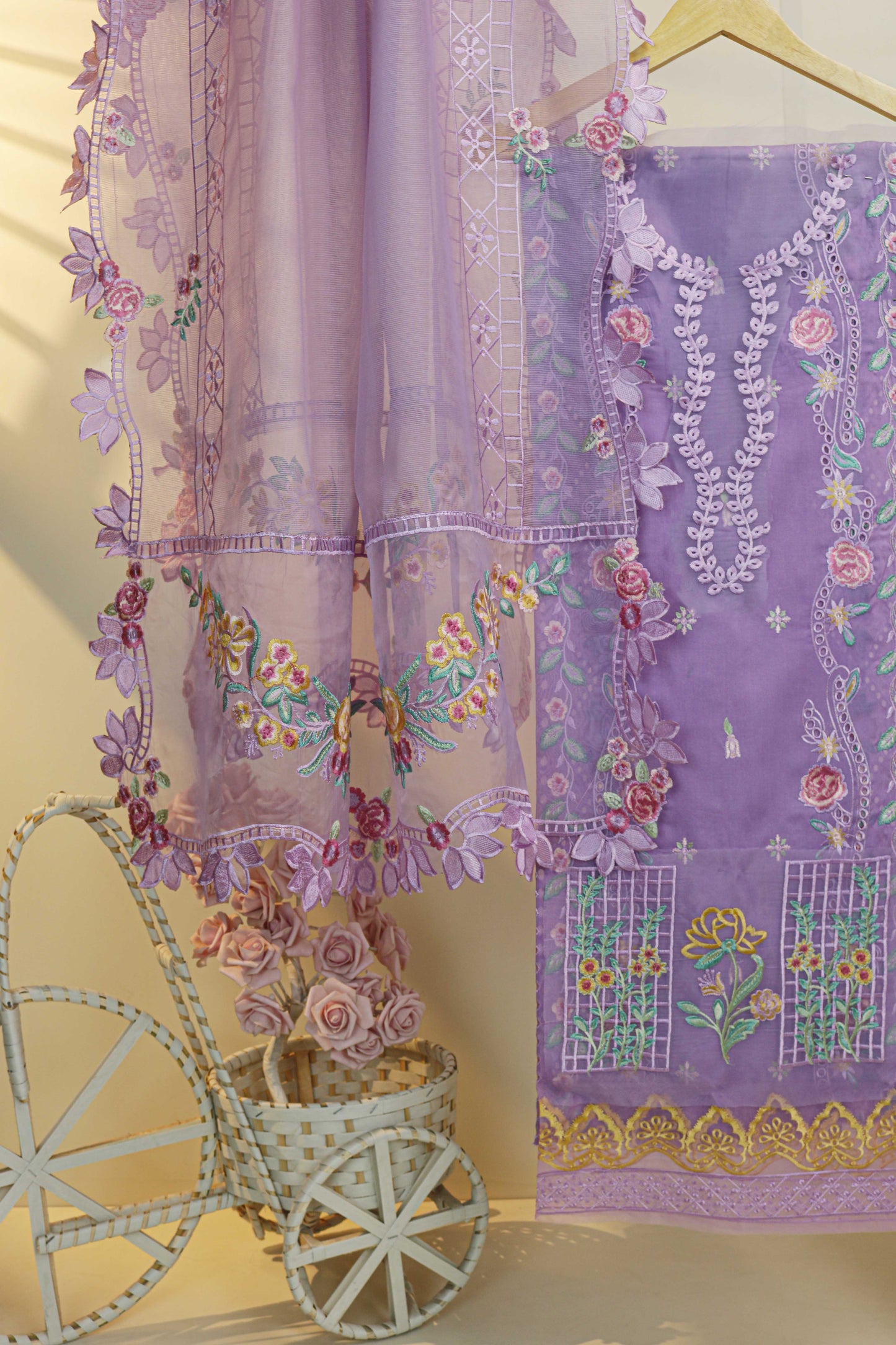 Luxury Lawn Embroidered suit H25SELHA44
