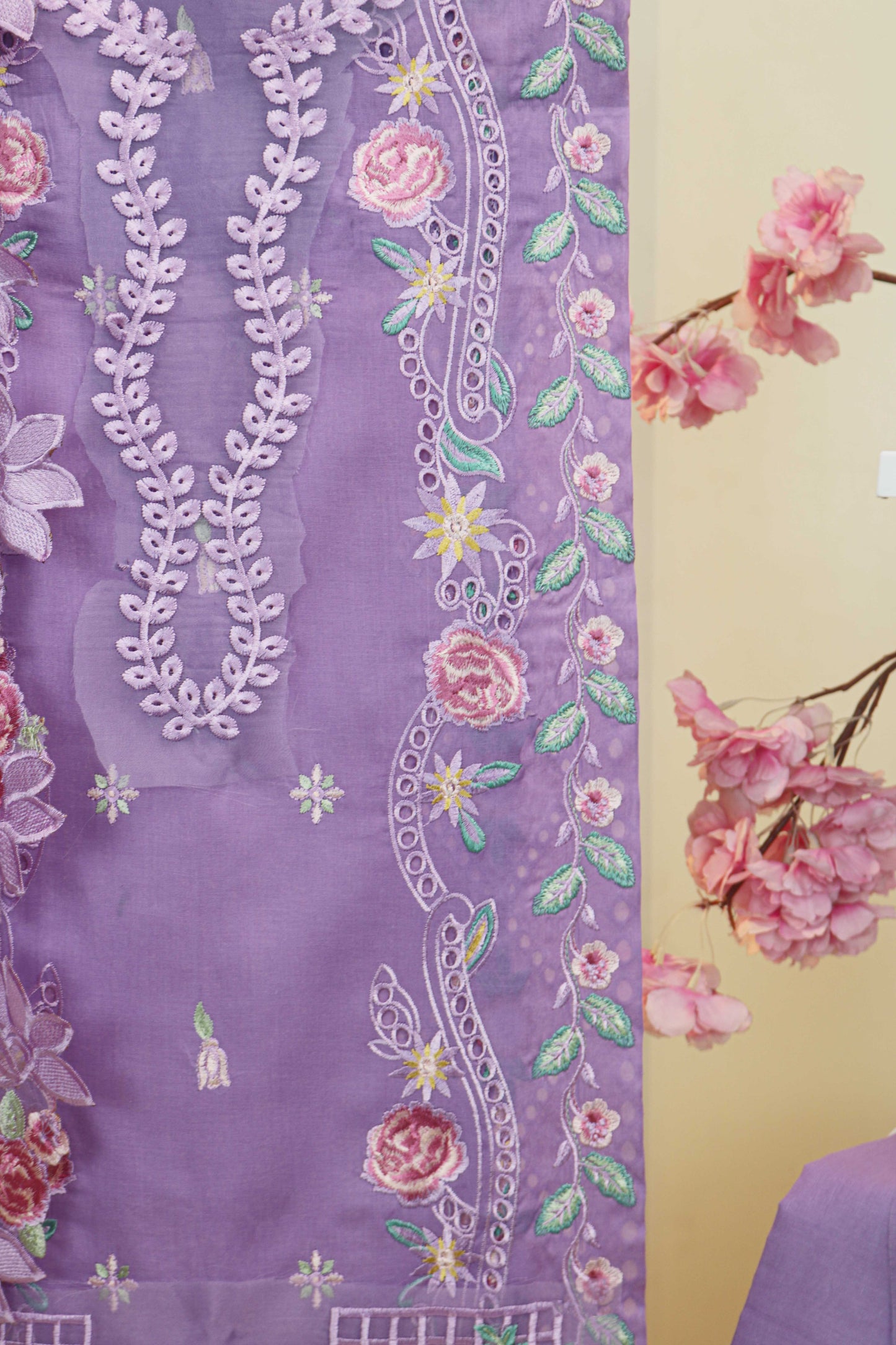 Luxury Lawn Embroidered suit H25SELHA44