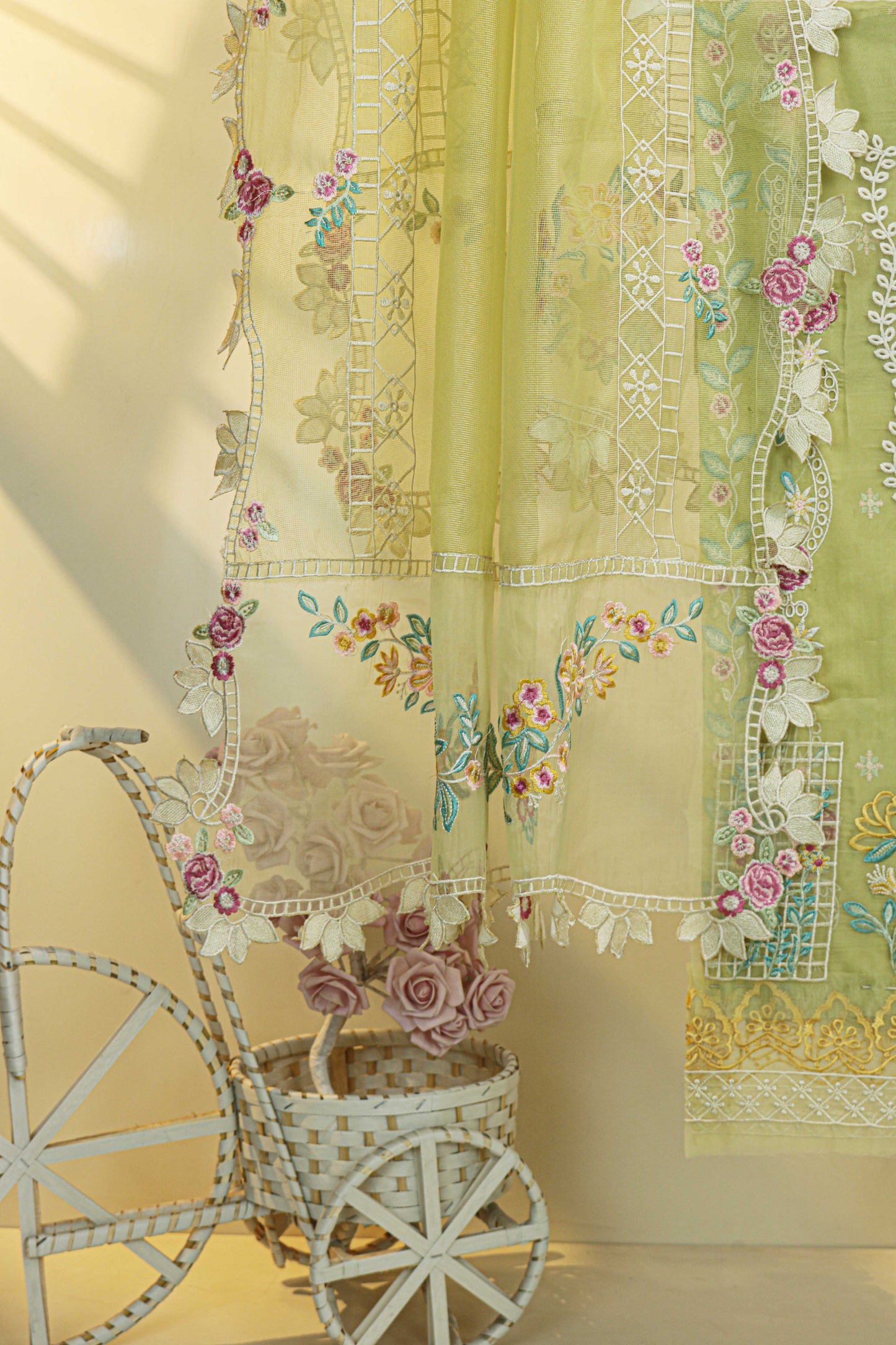 Luxury Lawn Embroidered suit H25SELHA43