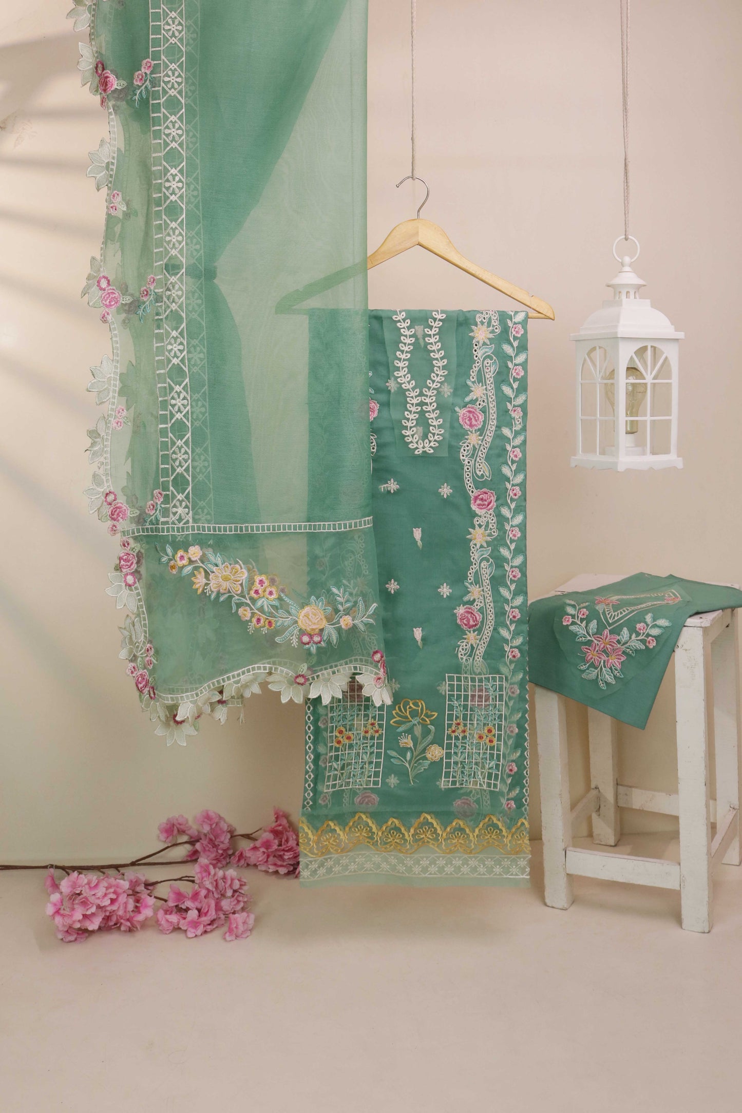 Luxury Lawn Embroidered suit H25SELHA70