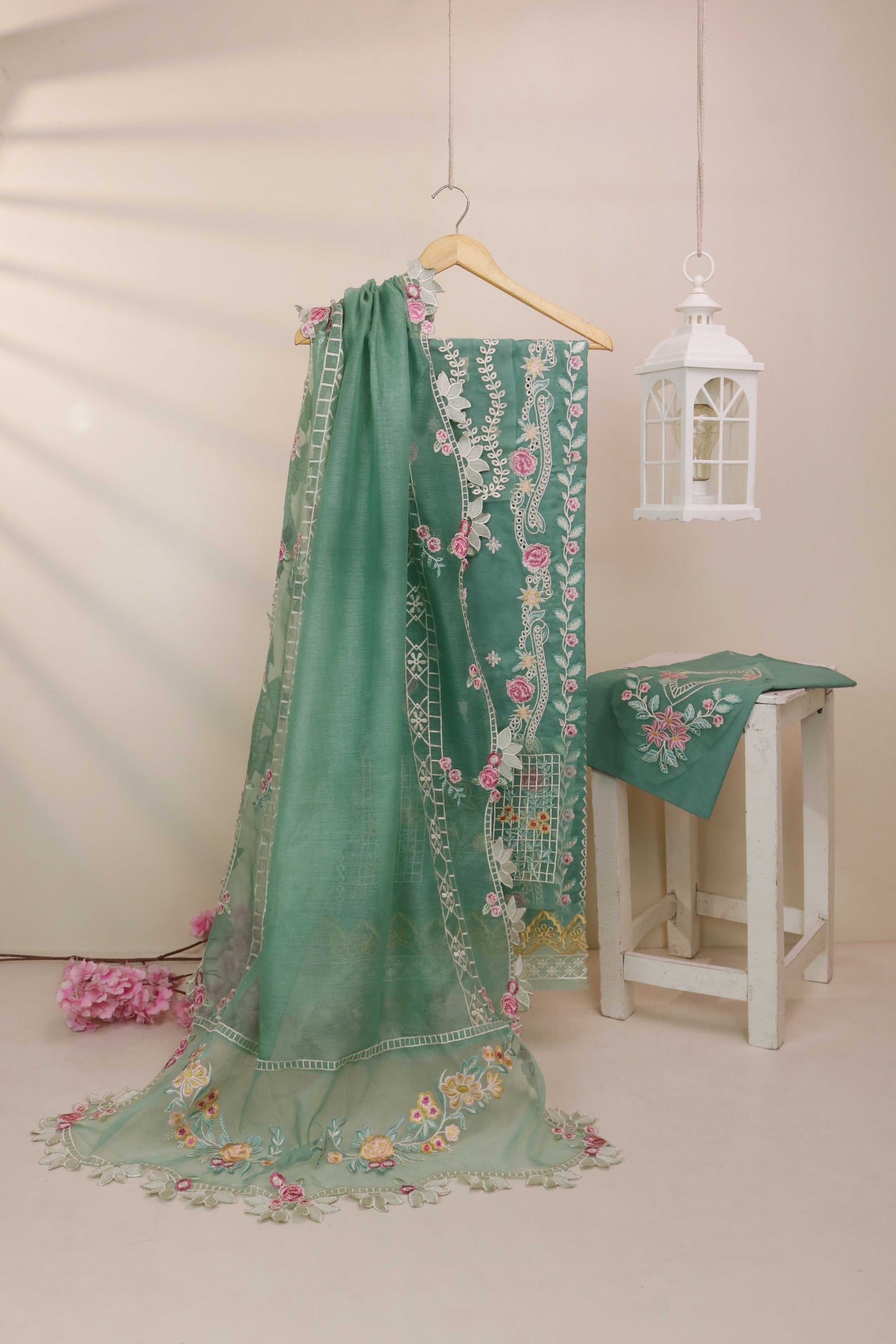Luxury Lawn Embroidered suit H25SELHA70