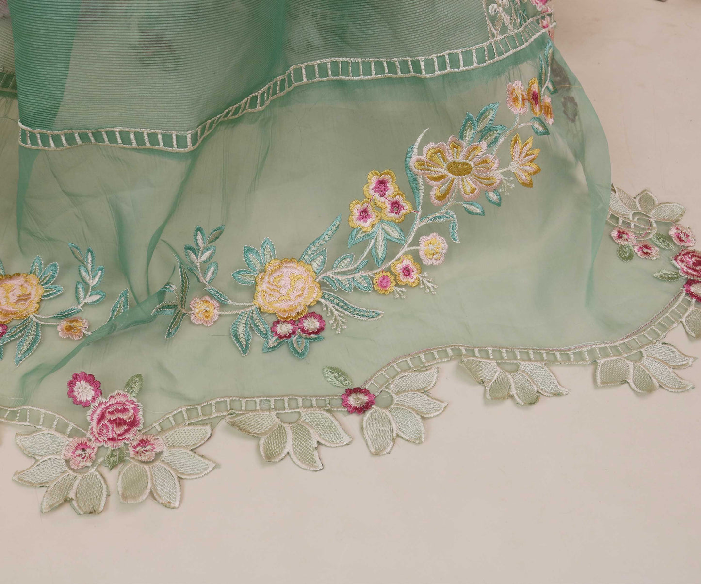 Luxury Lawn Embroidered suit H25SELHA70