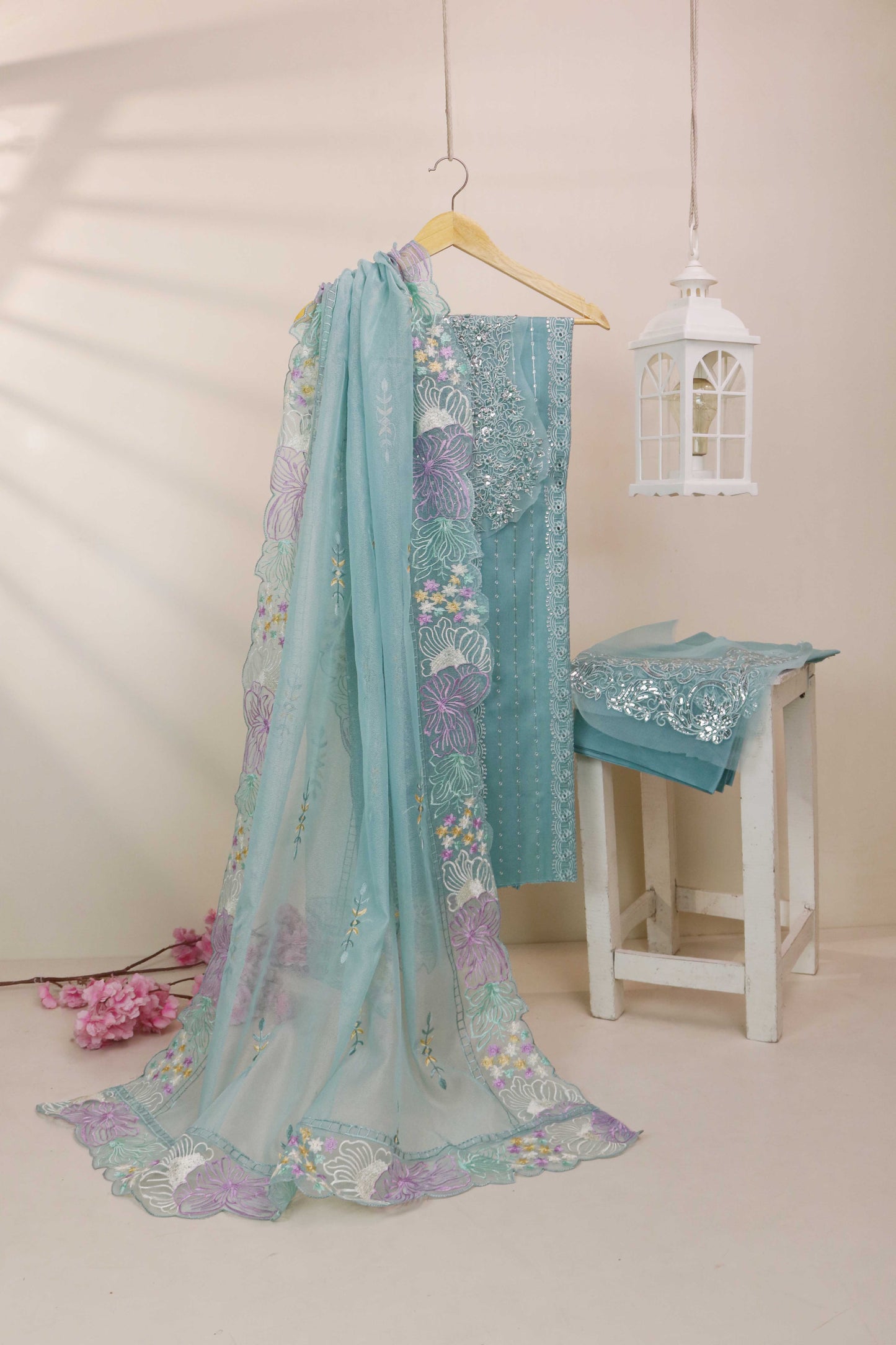 Luxury Lawn Embroidered suit H25SELHA69