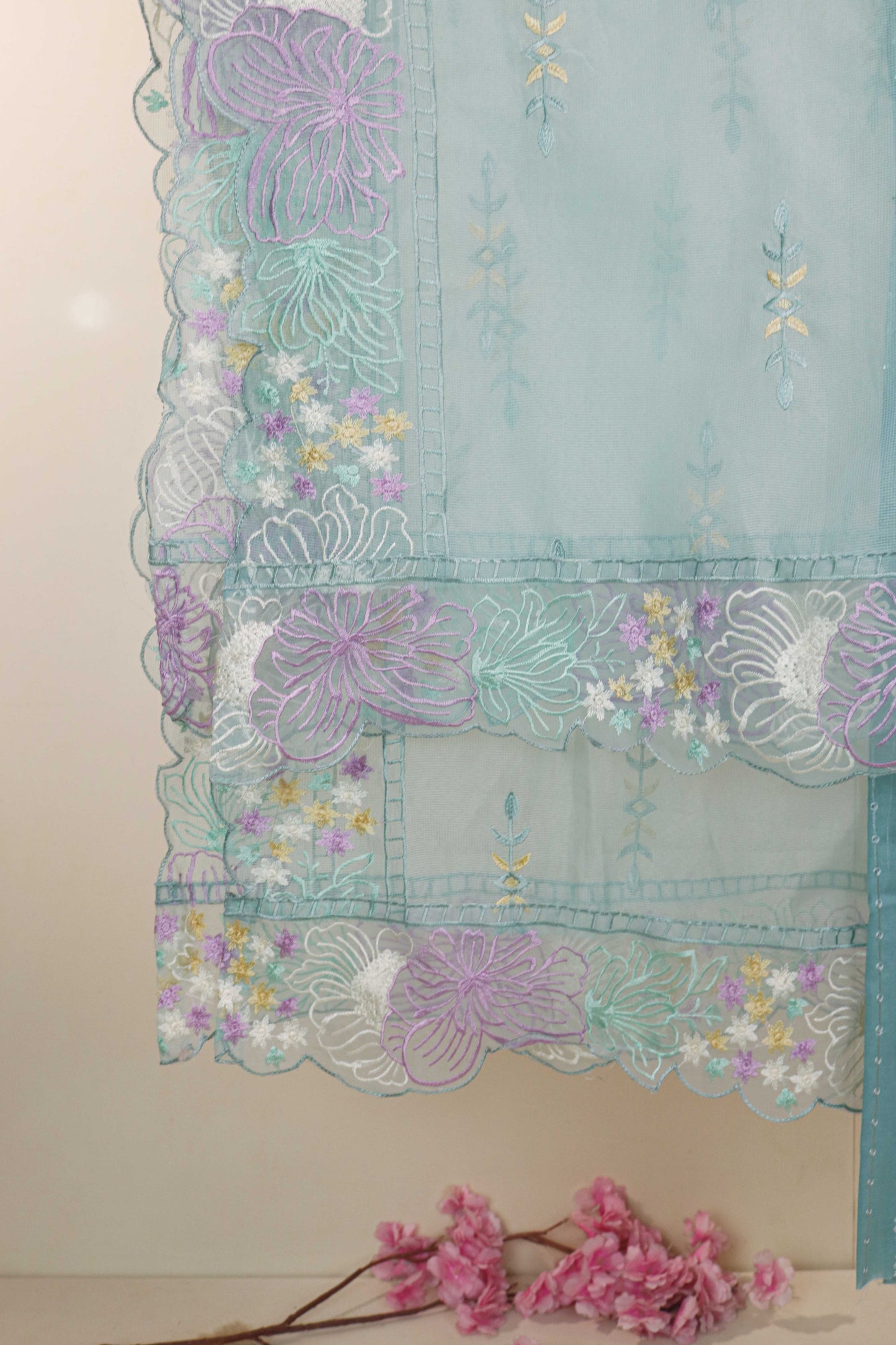 Luxury Lawn Embroidered suit H25SELHA69