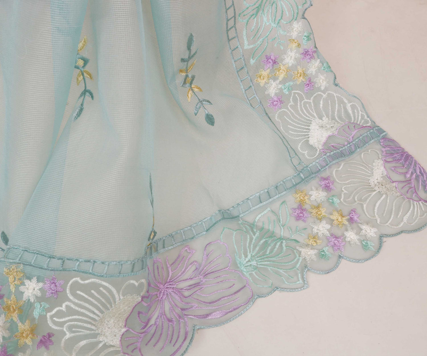 Luxury Lawn Embroidered suit H25SELHA69
