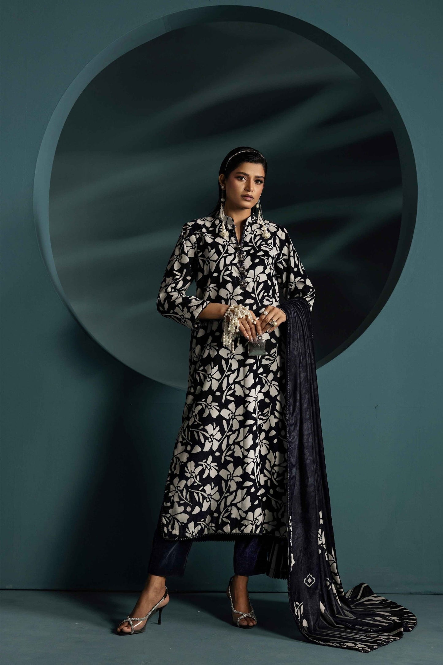 3Piece - Printed Micro Velvet Suit VC125