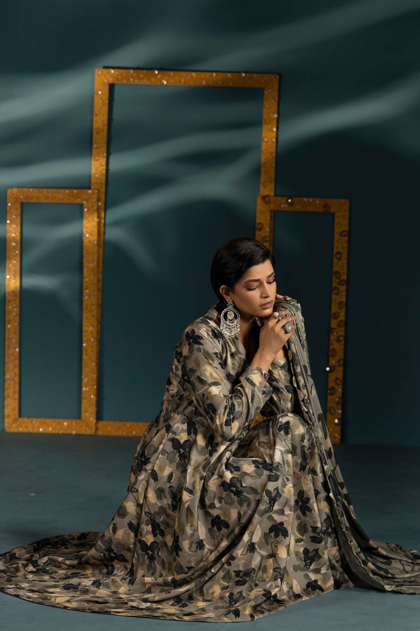 3Piece - Printed Micro Velvet Suit VC131