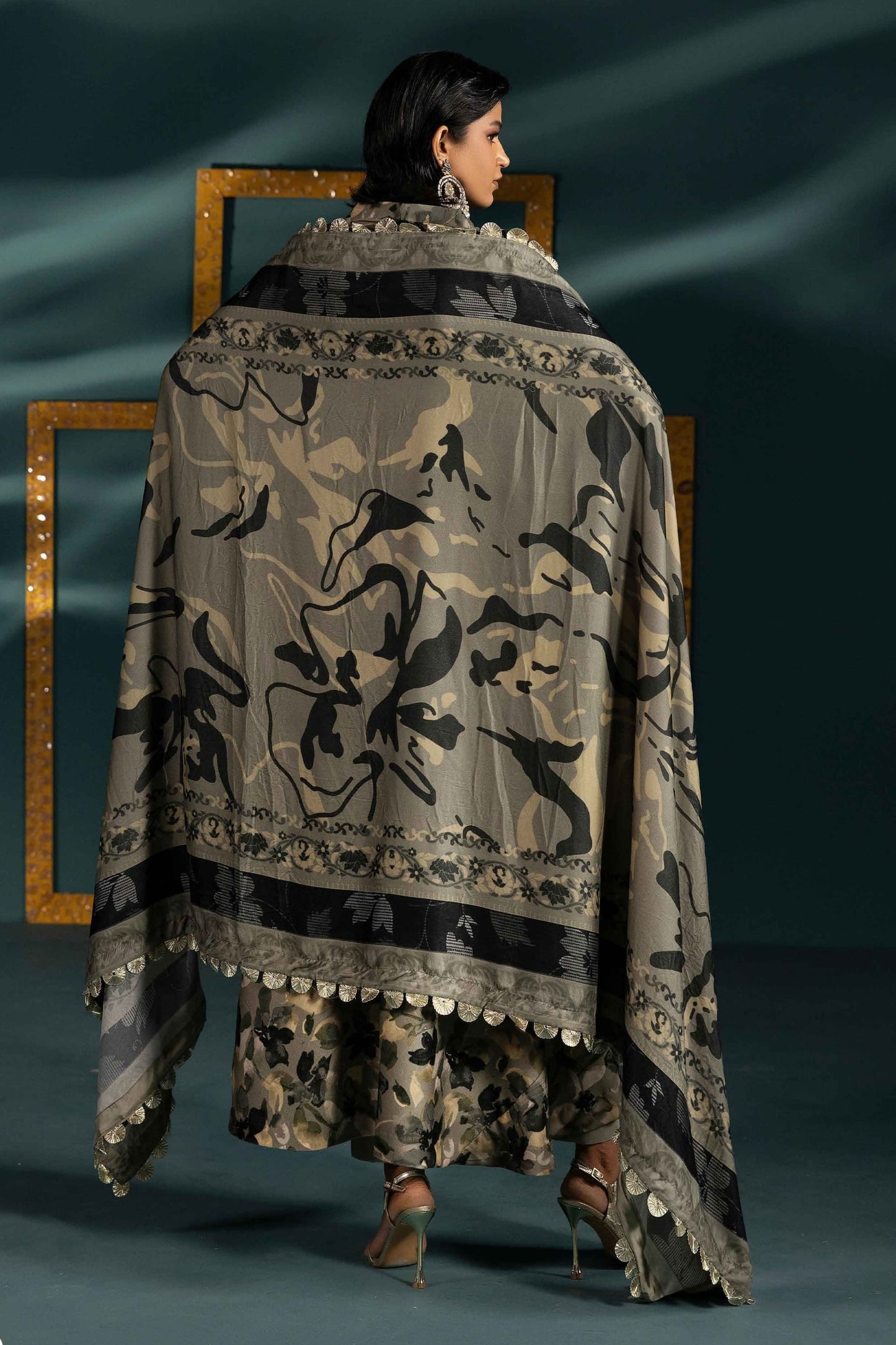 3Piece - Printed Micro Velvet Suit VC131