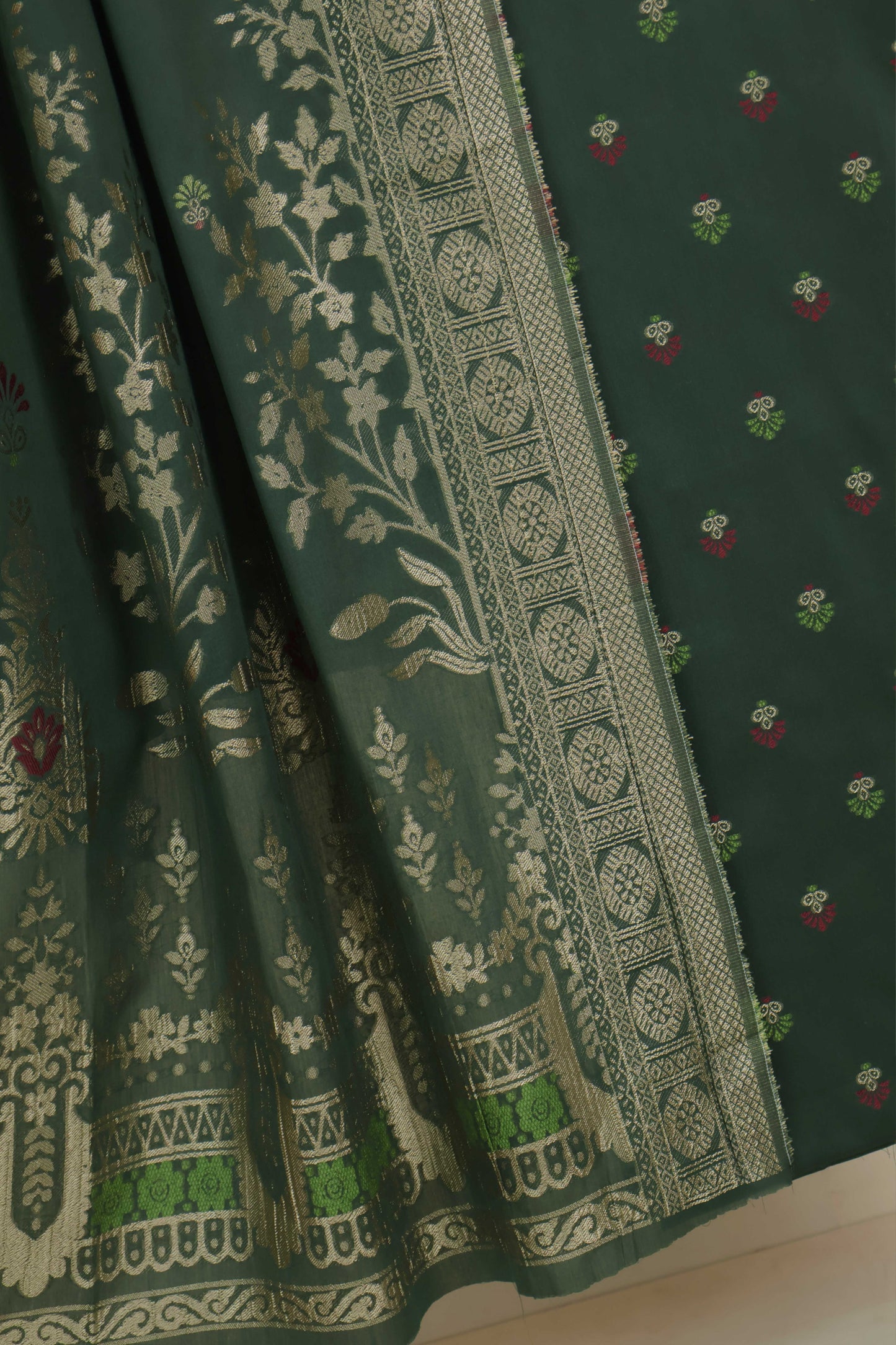 3Piece-Lawn Banarsi Jacquard Suit V5WR17