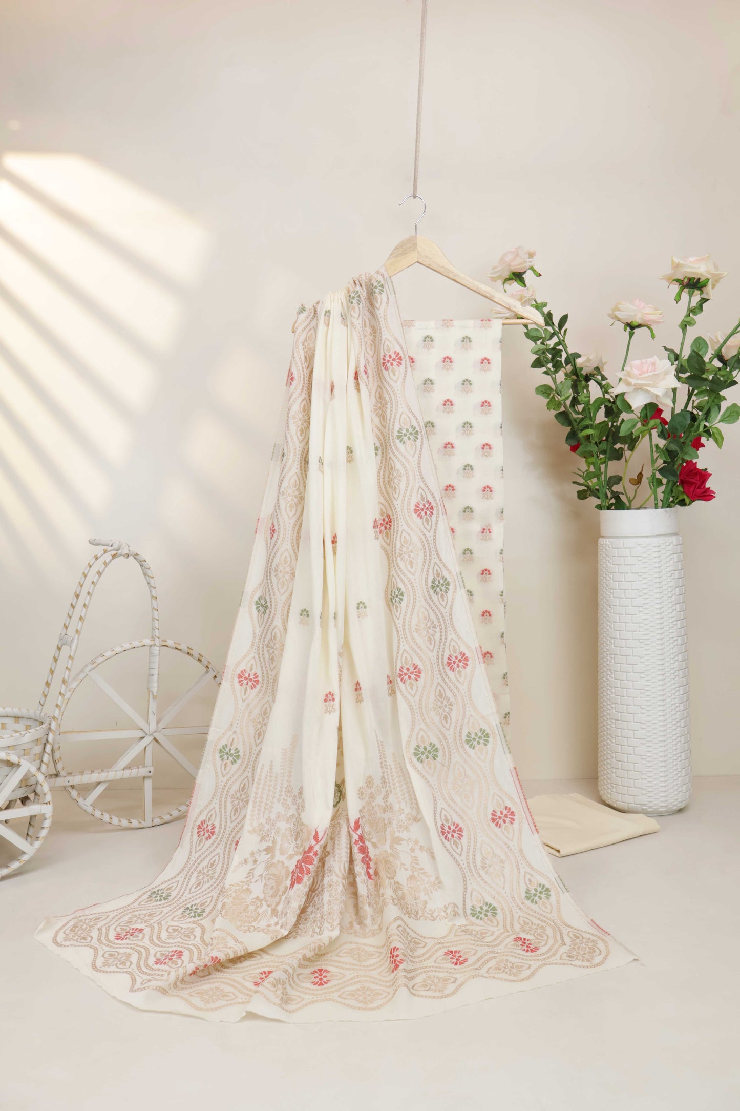 3Piece-Lawn Banarsi Jacquard Suit V5WR15