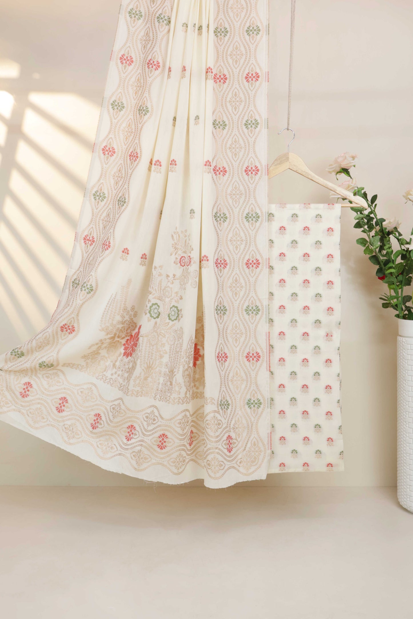 3Piece-Lawn Banarsi Jacquard Suit V5WR15