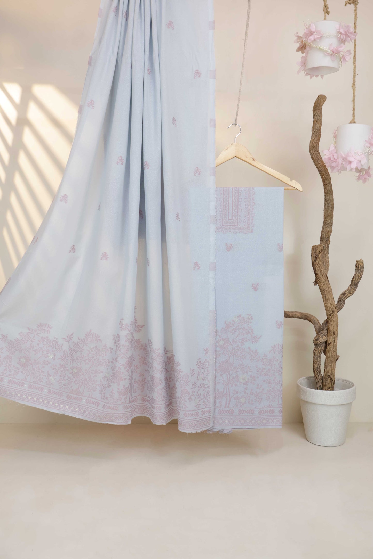 3Piece-Lawn Karandi Jacquard Suit KV8WR02