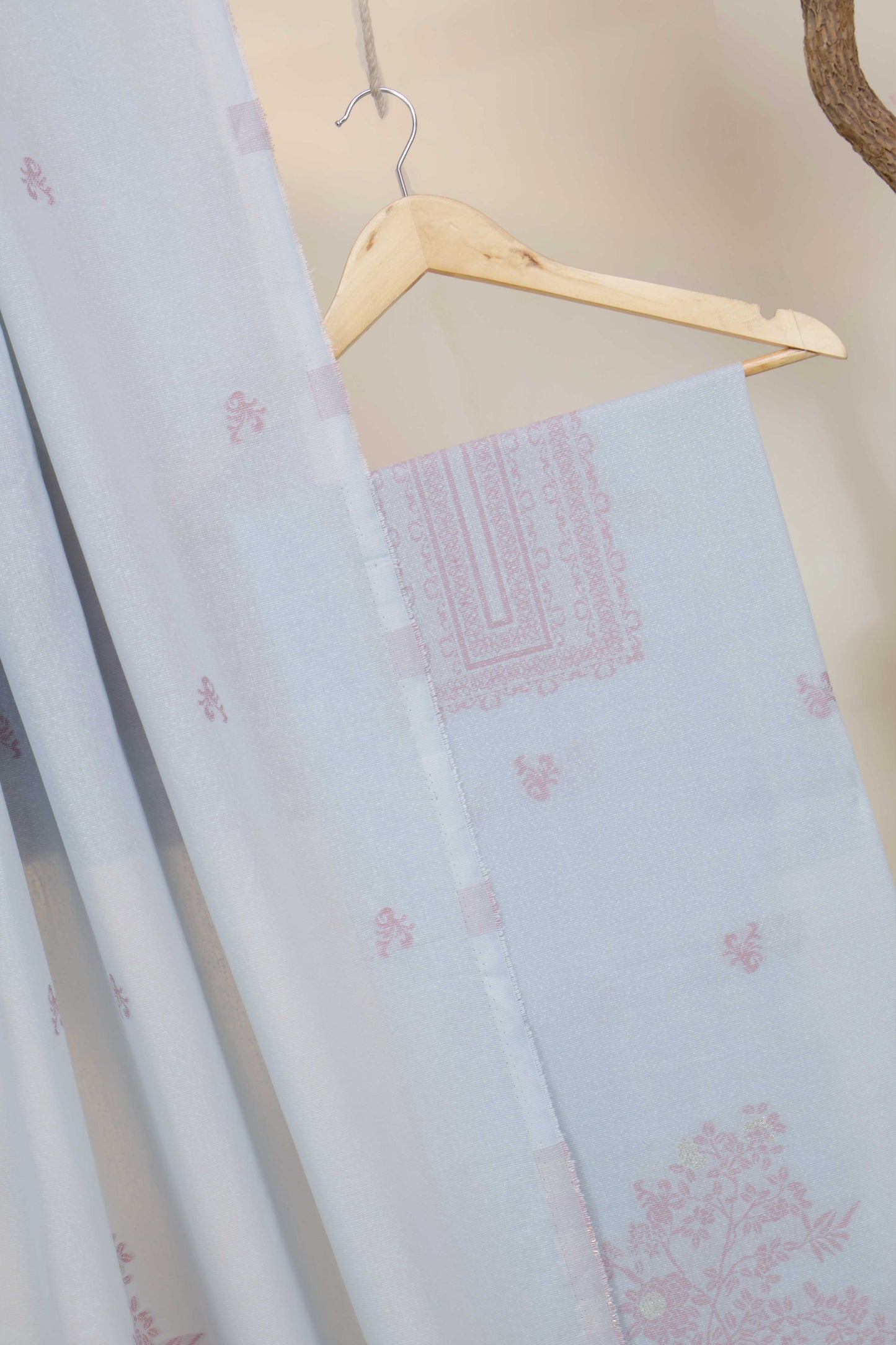 3Piece-Lawn Karandi Jacquard Suit KV8WR02