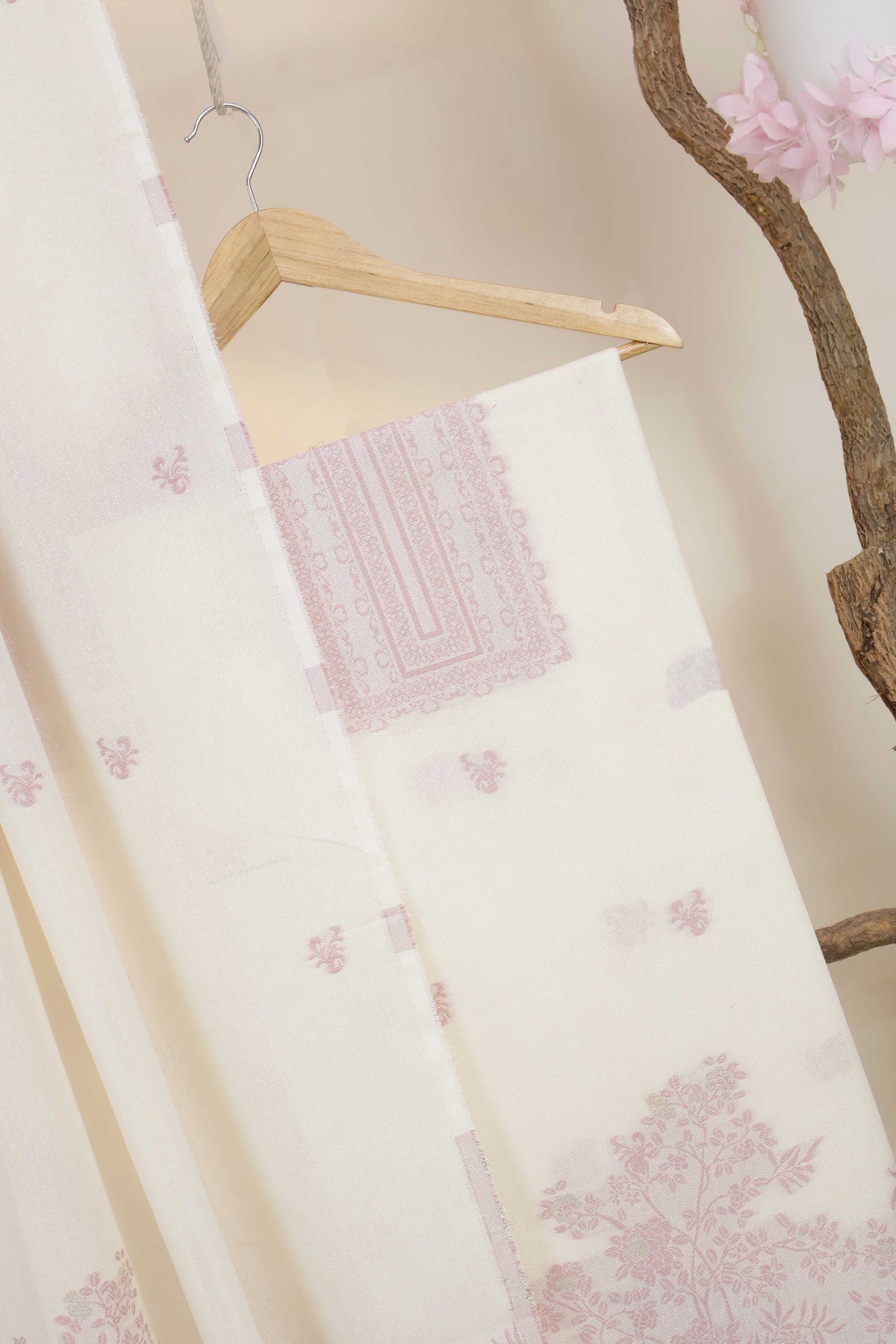 3Piece-Lawn Karandi Jacquard Suit KV8WR06