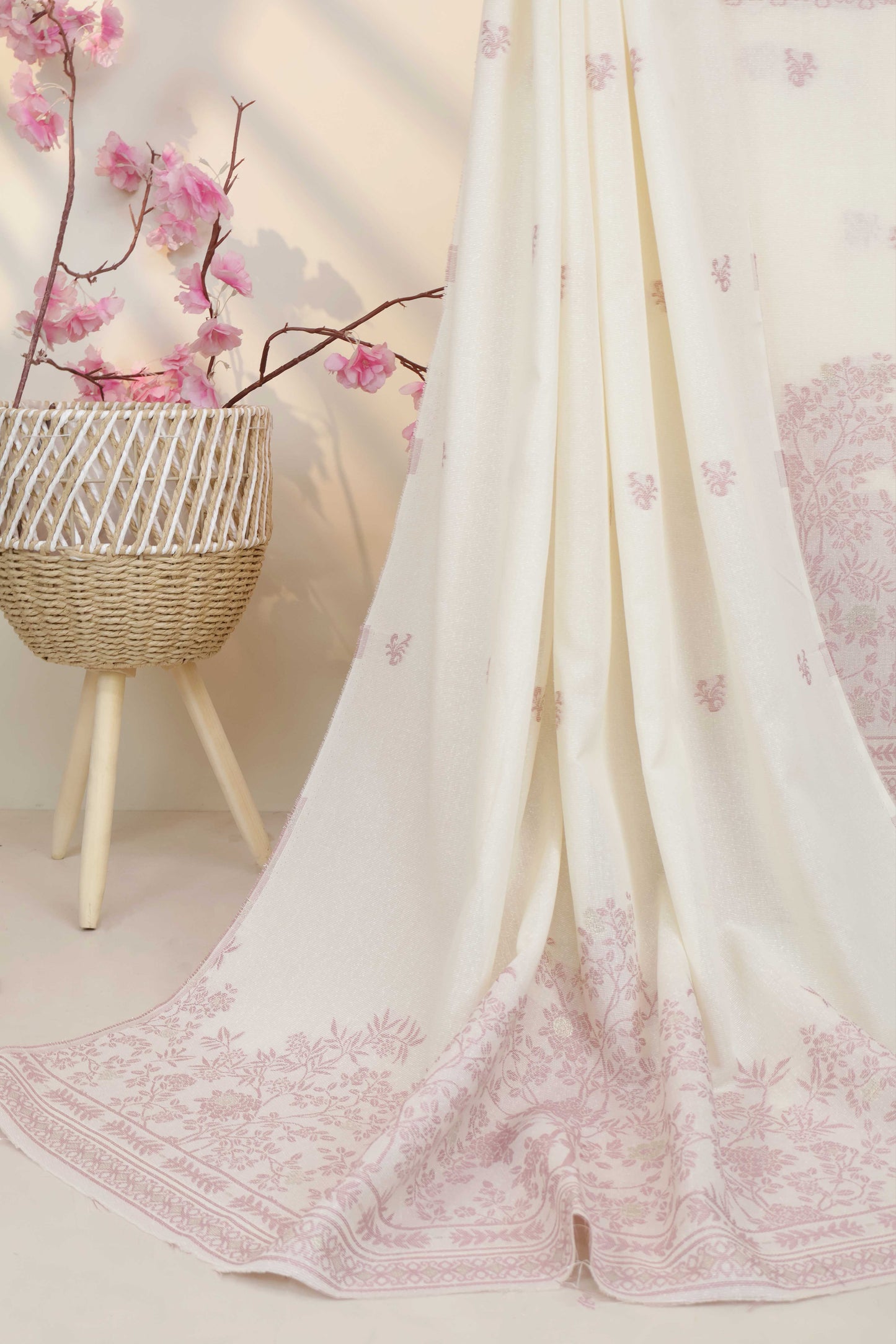 3Piece-Lawn Karandi Jacquard Suit KV8WR06