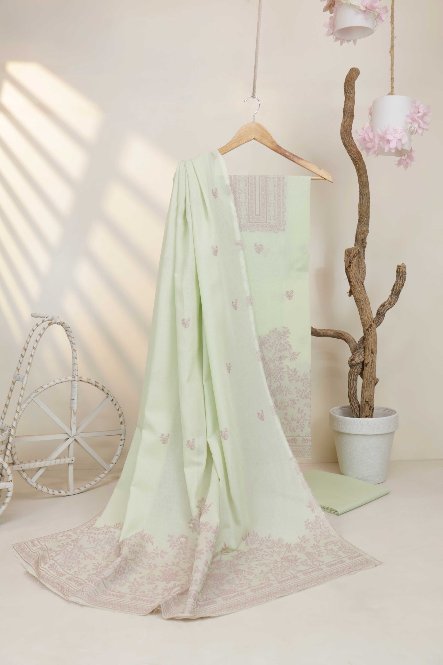 3Piece-Lawn Karandi Jacquard Suit KV8WR04