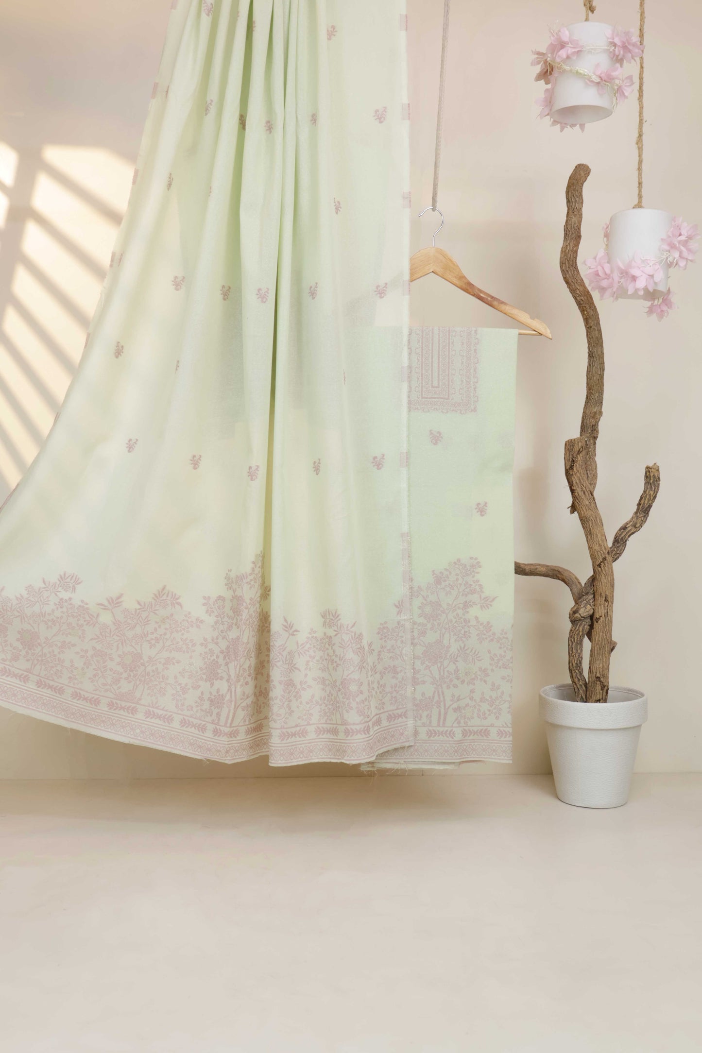 3Piece-Lawn Karandi Jacquard Suit KV8WR04