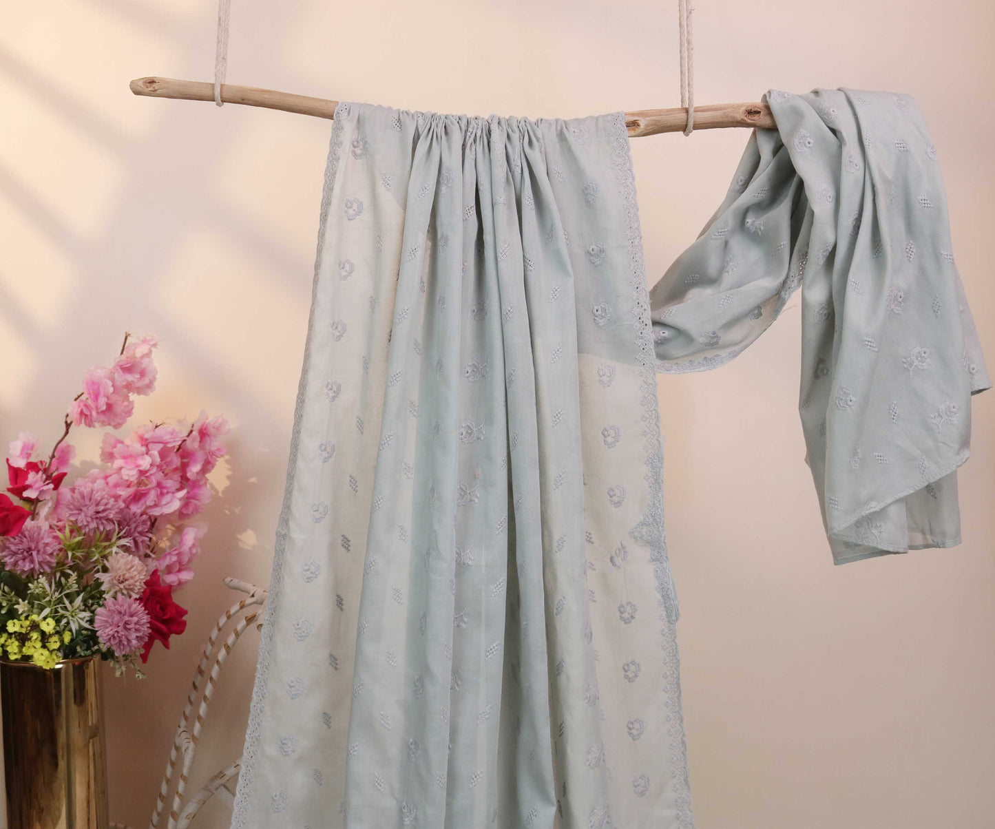 Embroidered Lawn Shawl LSH87