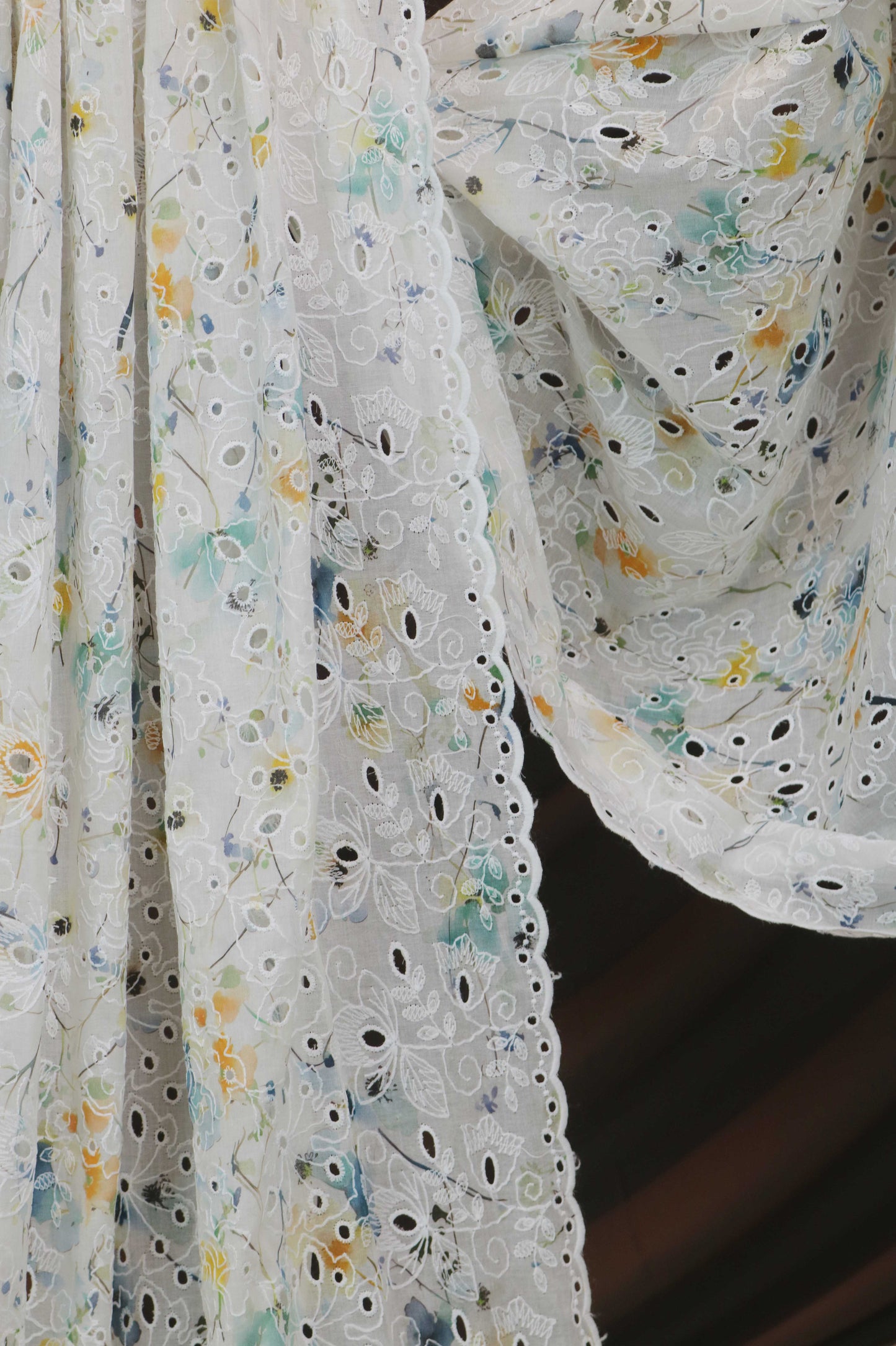 Embroidered Lawn Shawl LSH124