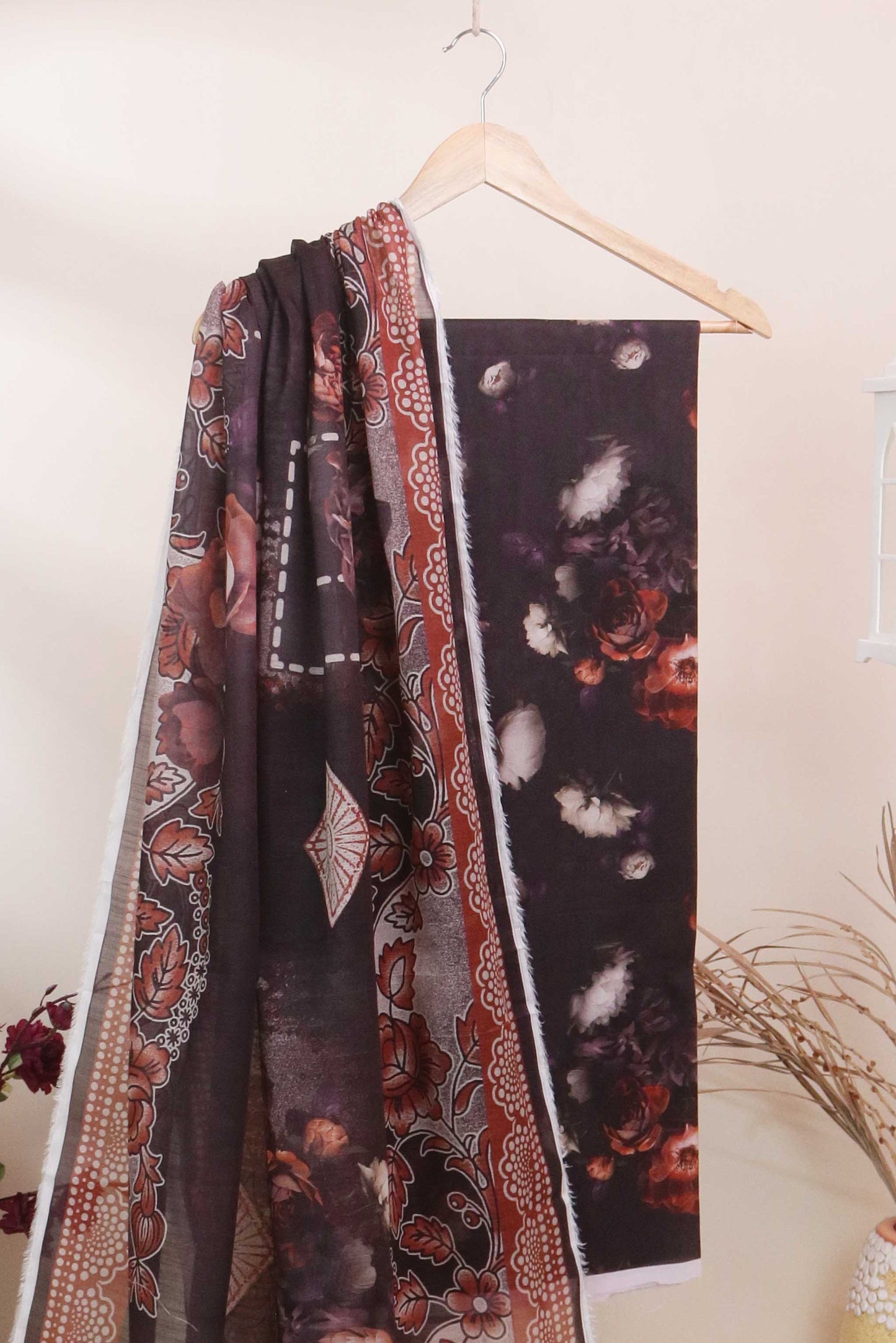 Luxury Lawn Printed Suit H25SLMJ1043