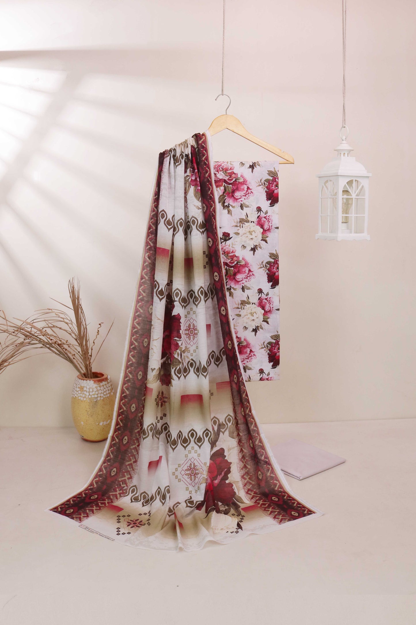 Luxury Lawn Printed Suit H25SLMJ1044