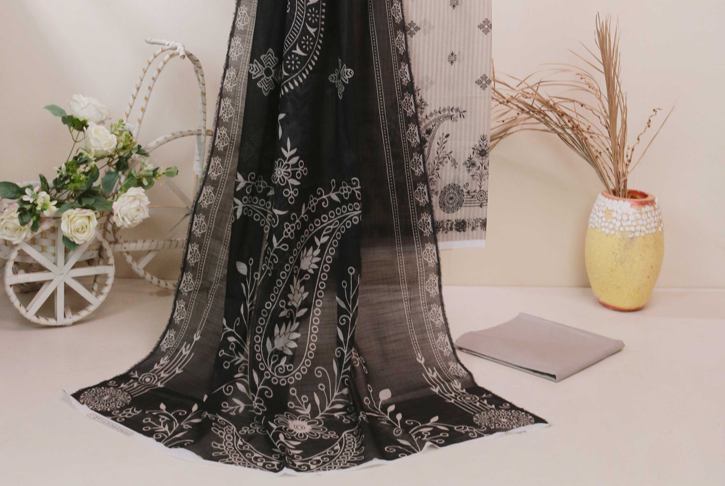 Luxury Lawn Printed Suit H25SLMJ8151